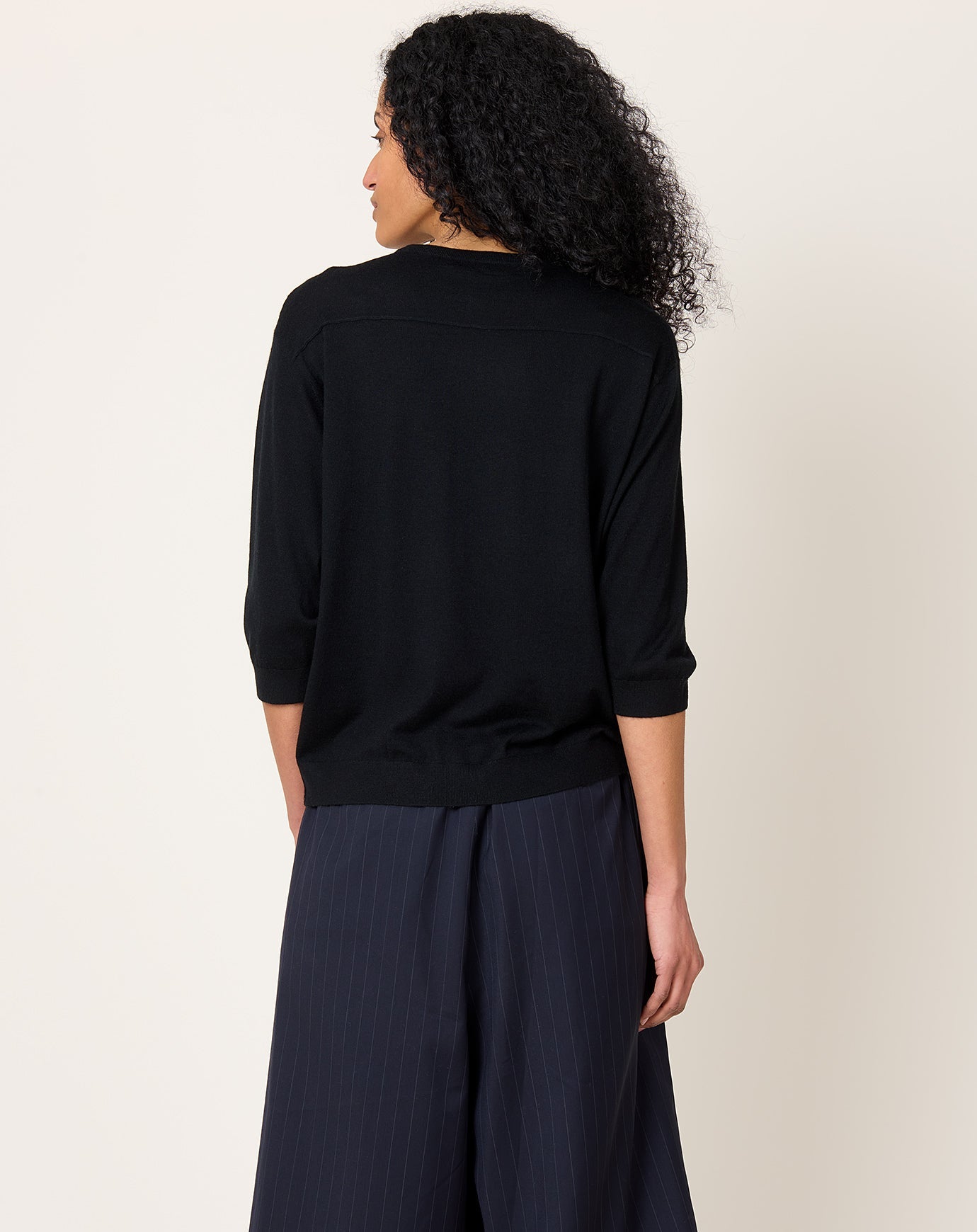 6397 Elbow Crew in Black