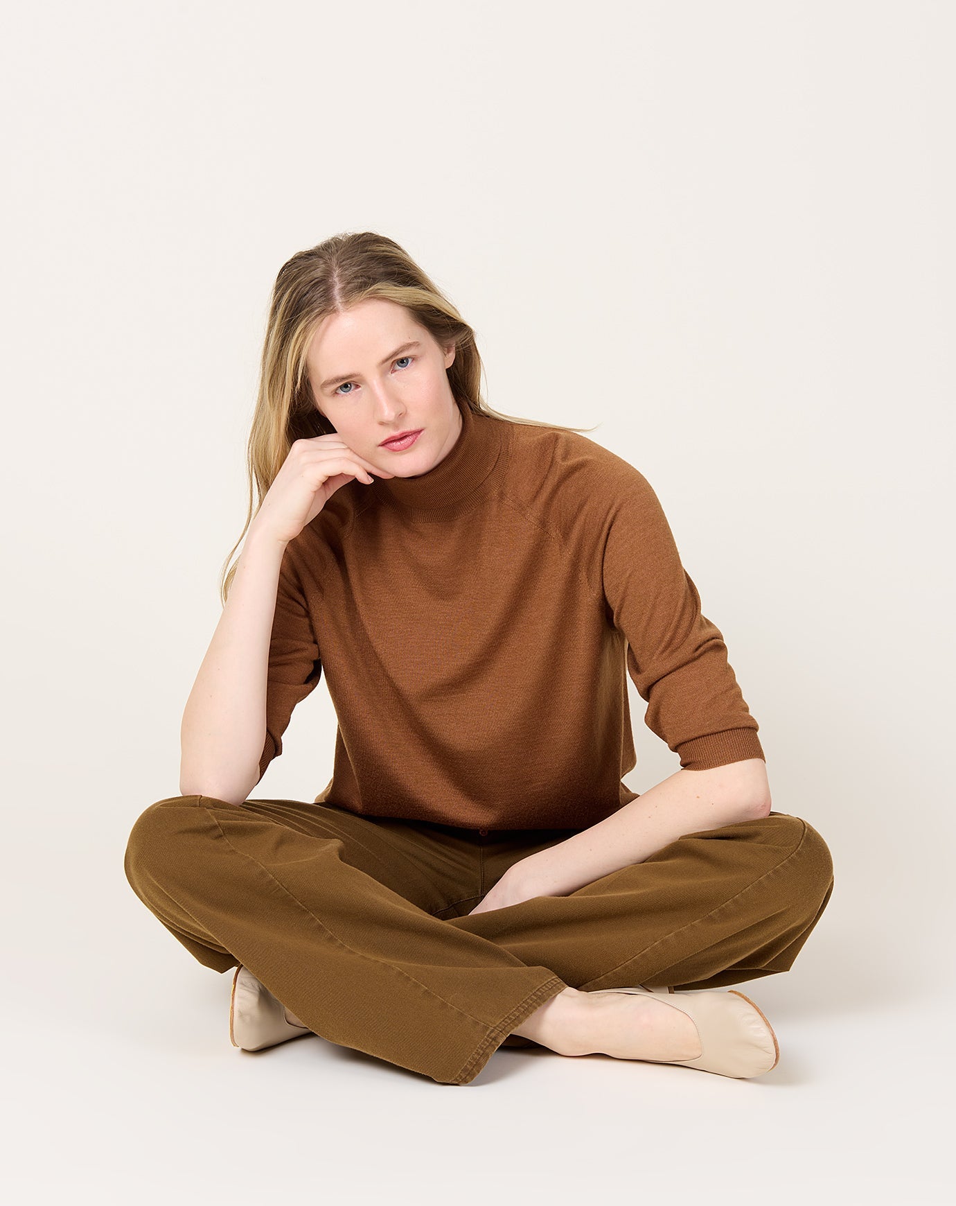 6397 Elbow Sleeve Turtle in Caramel