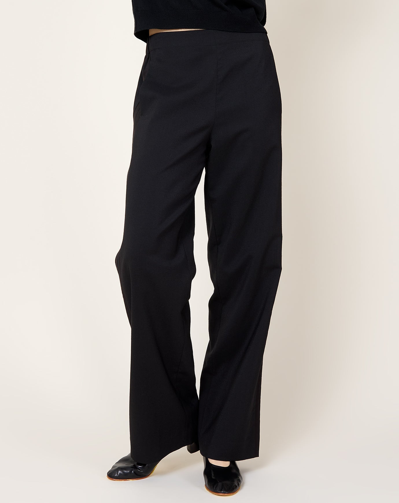 6397 Relaxed Tuxedo Trouser in Black