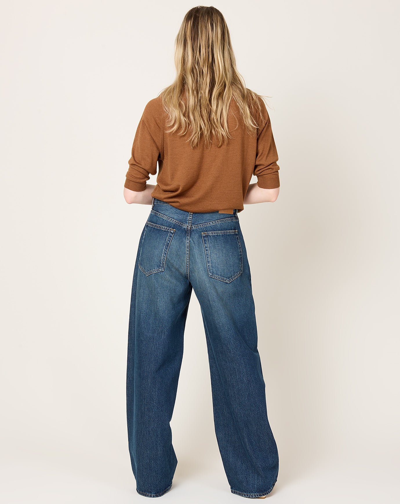 6397 Roomy Jean in Washed Indigo