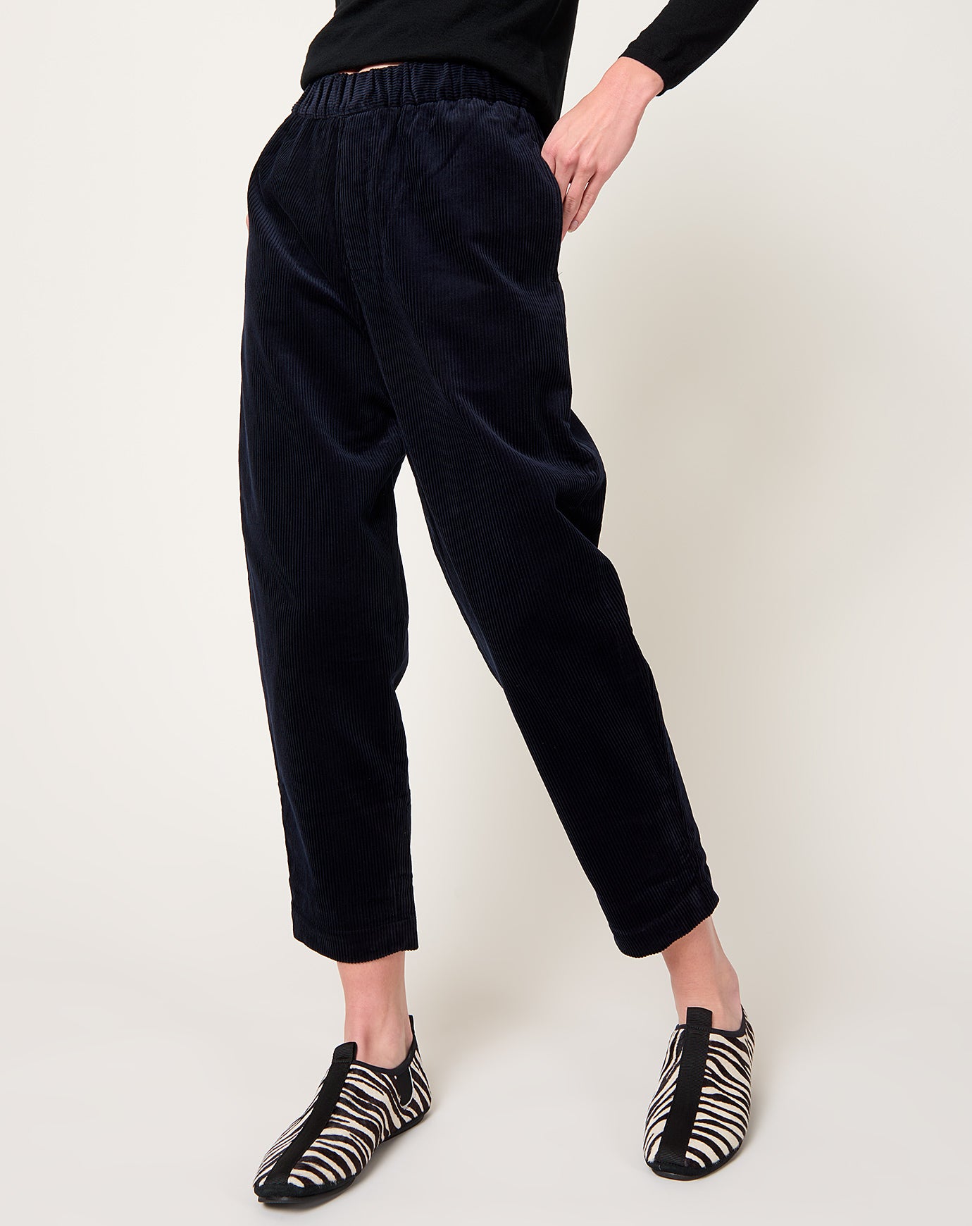 7115 by Szeki Corduroy Elastic Pull-Up Trouser in Black