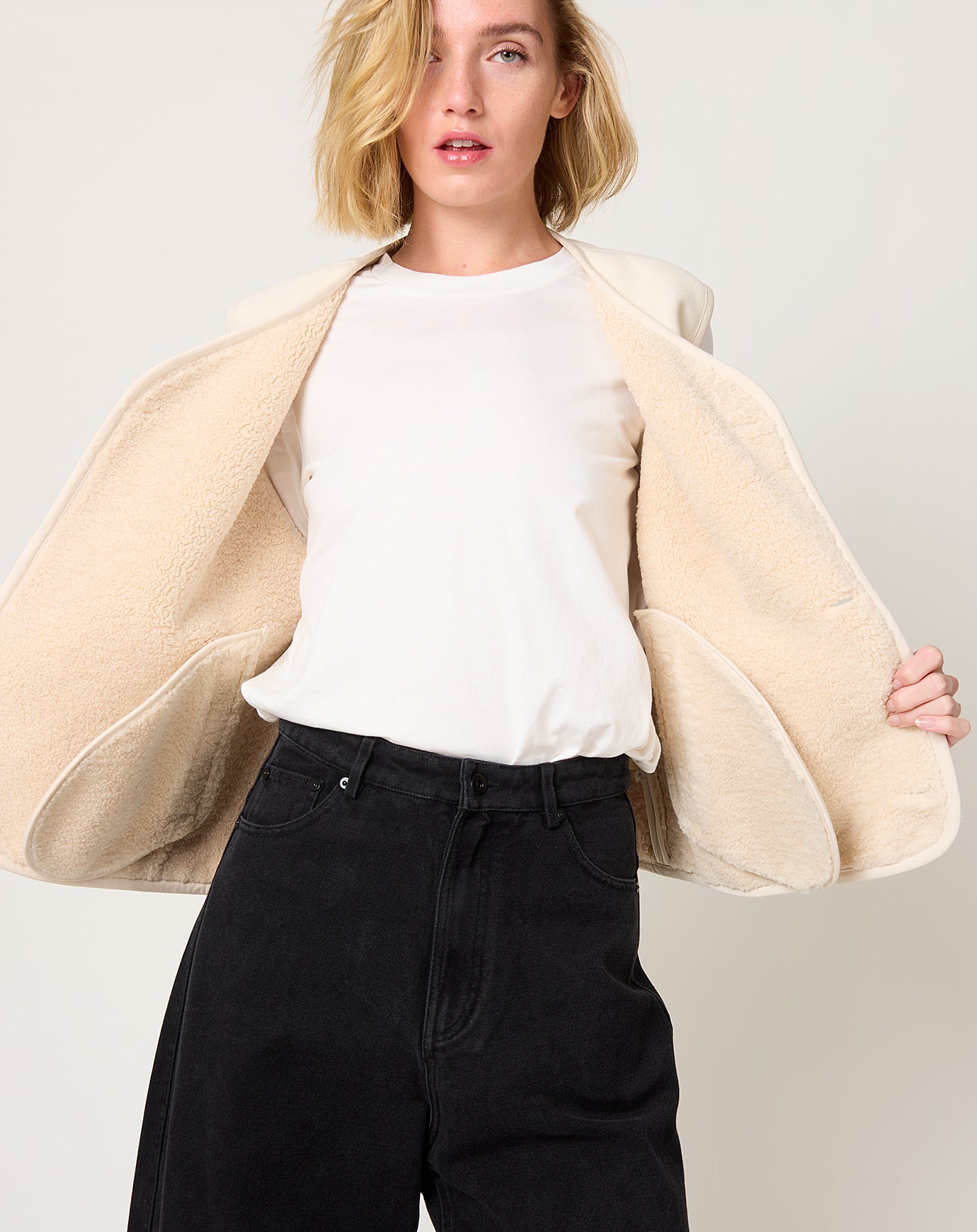 7115 by Szeki Double Faced Canvas Vest in Off White