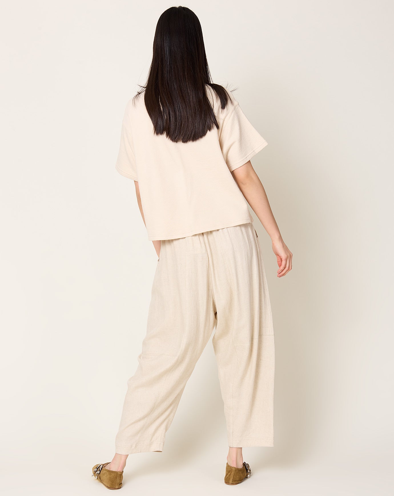 7115 by Szeki Elastic Panel Barrel Trouser in Oatmeal
