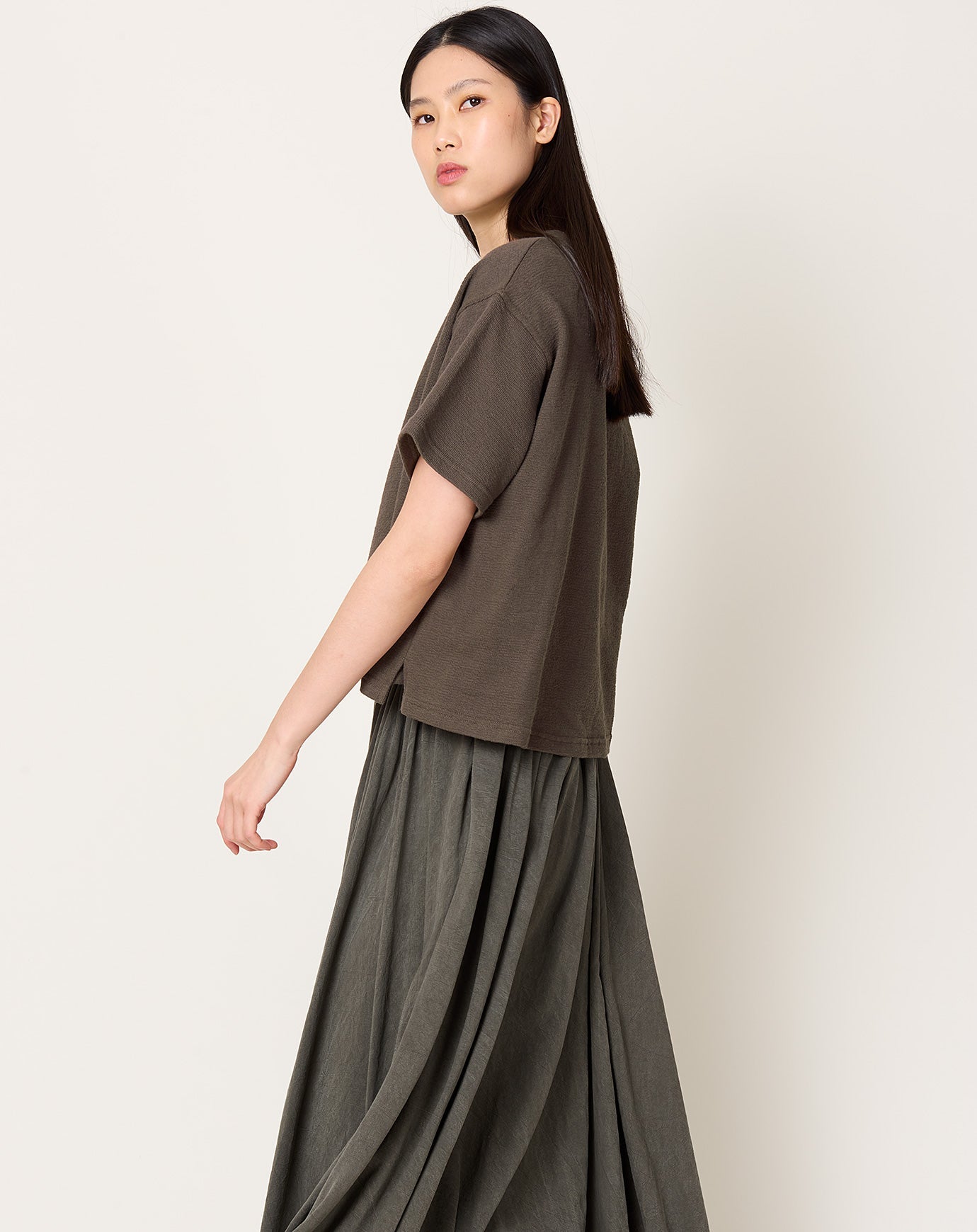 7115 by Szeki Cropped Tee in Grey