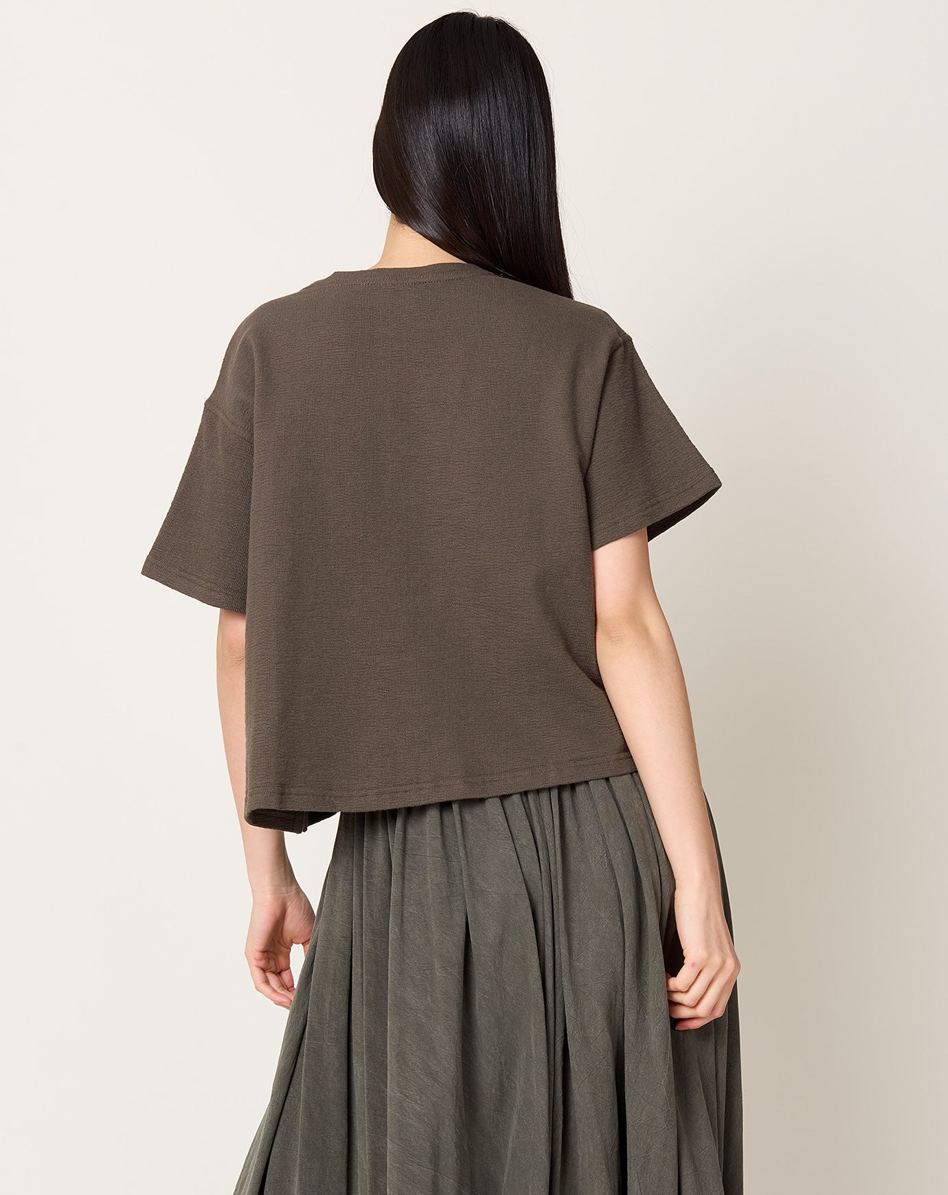 7115 by Szeki Cropped Tee in Grey