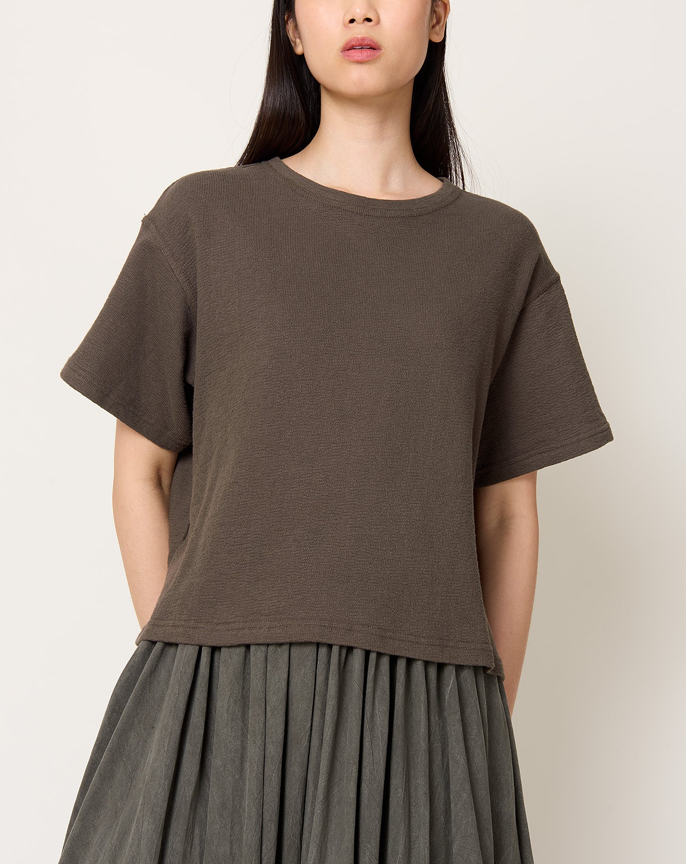 7115 by Szeki Cropped Tee in Grey