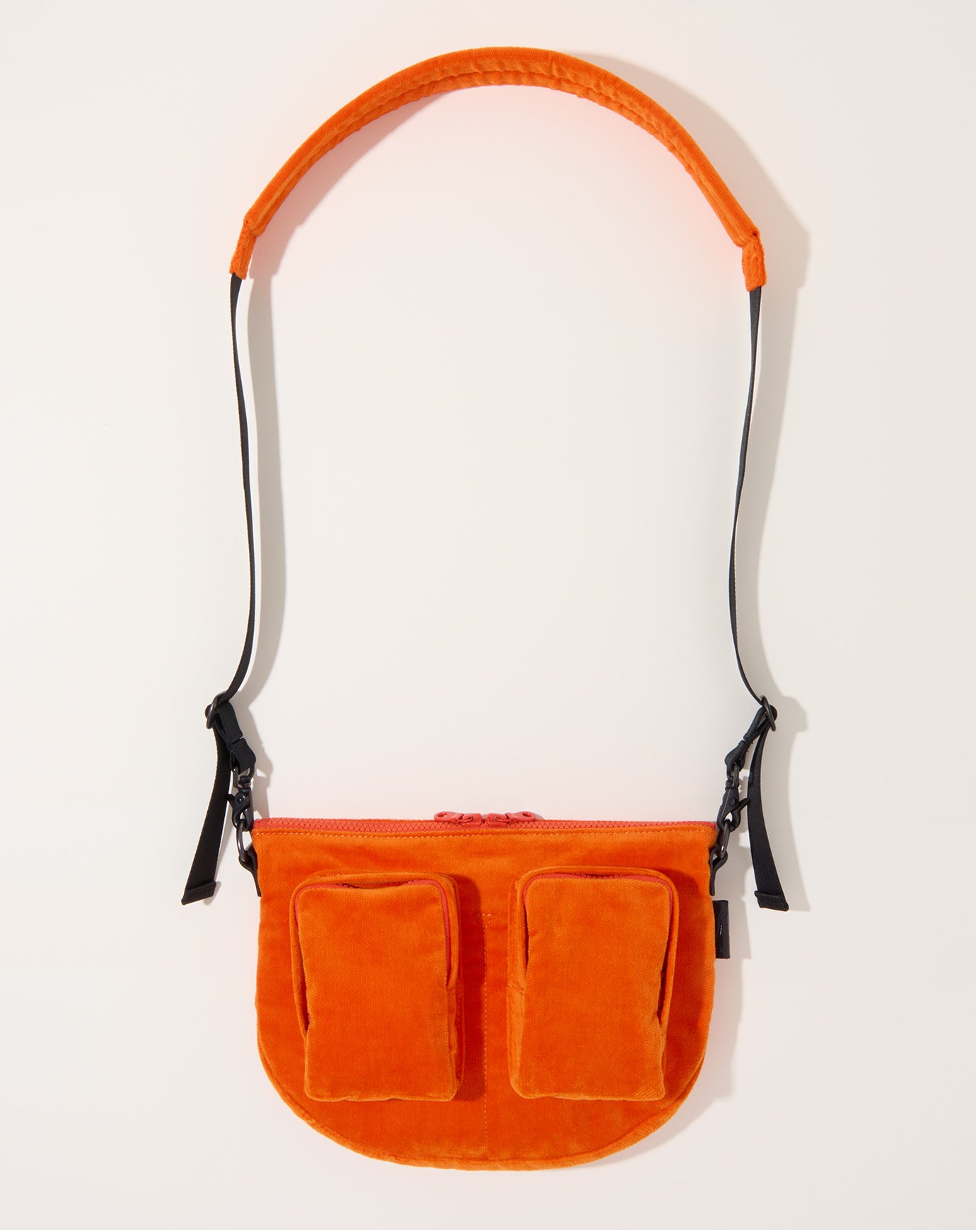 Amiacalva Corduroy Bodybag S in Orange