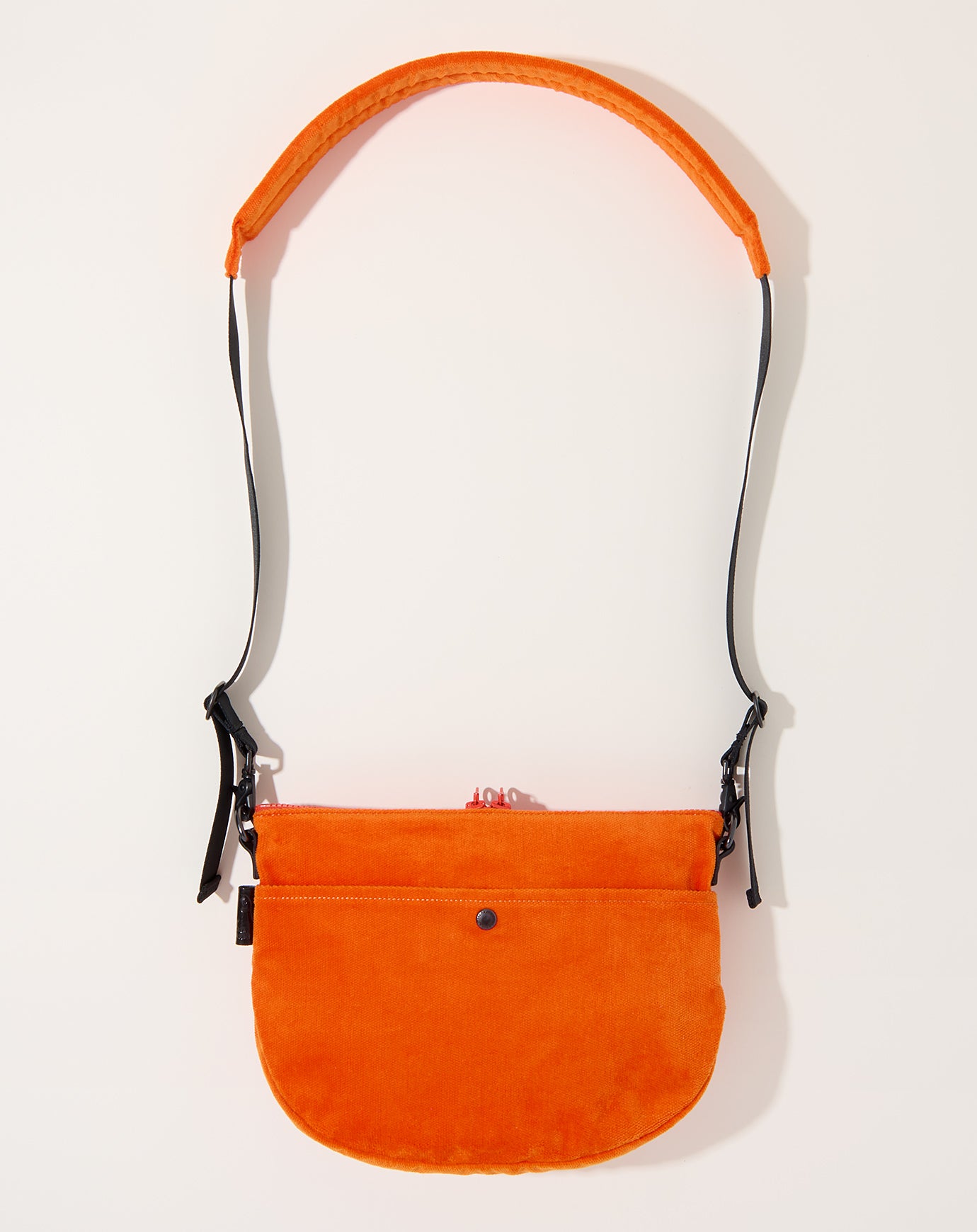 Amiacalva Corduroy Bodybag S in Orange