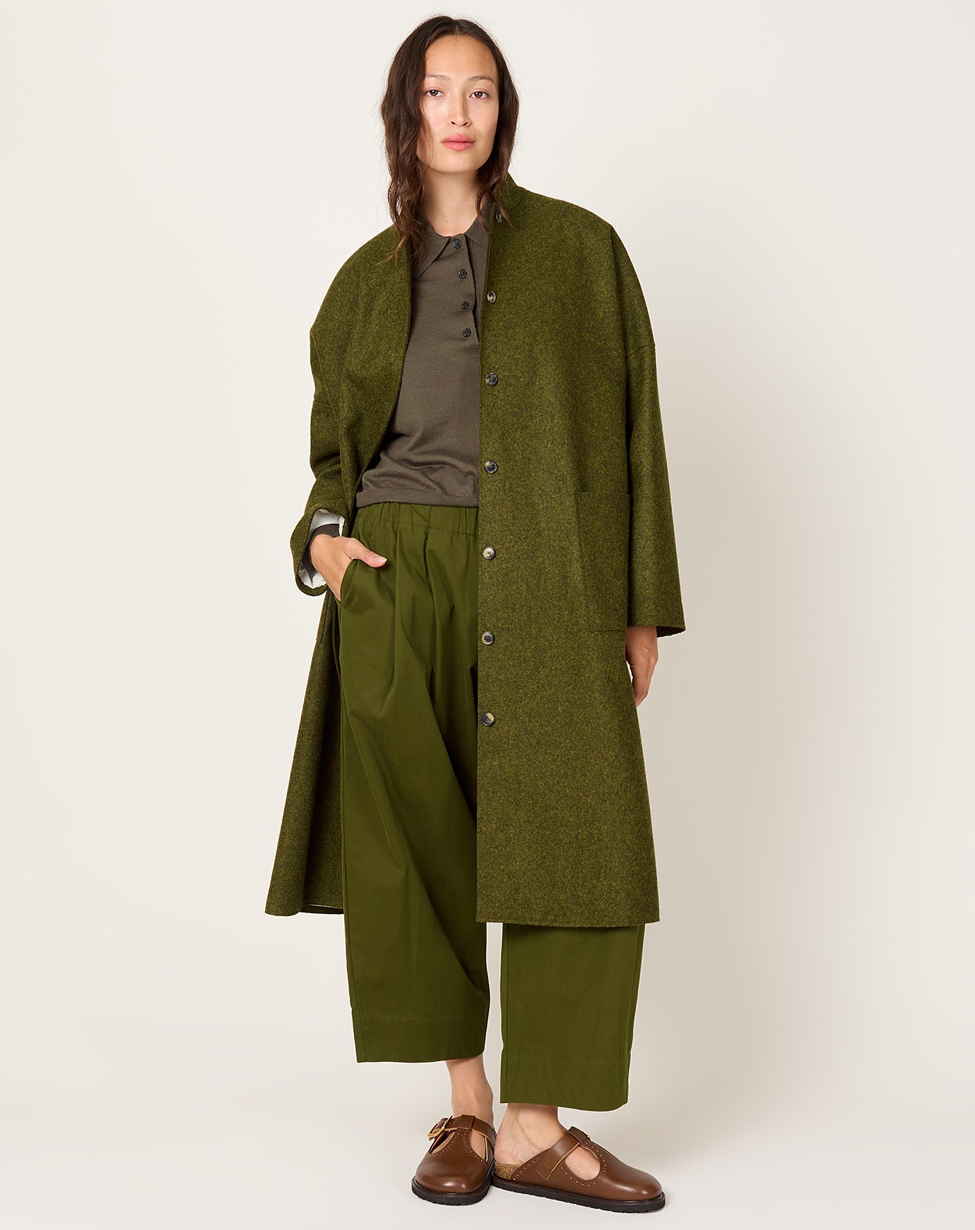 apuntob Heavy Felt Coat in Forest