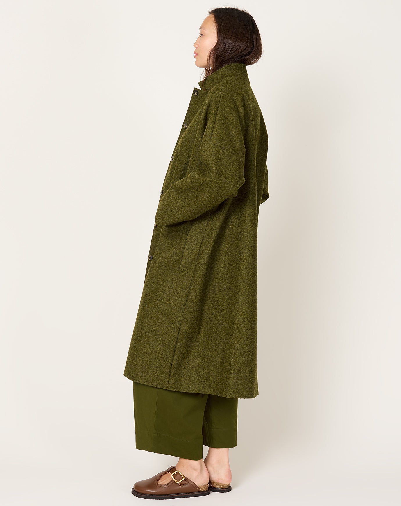 apuntob Heavy Felt Coat in Forest