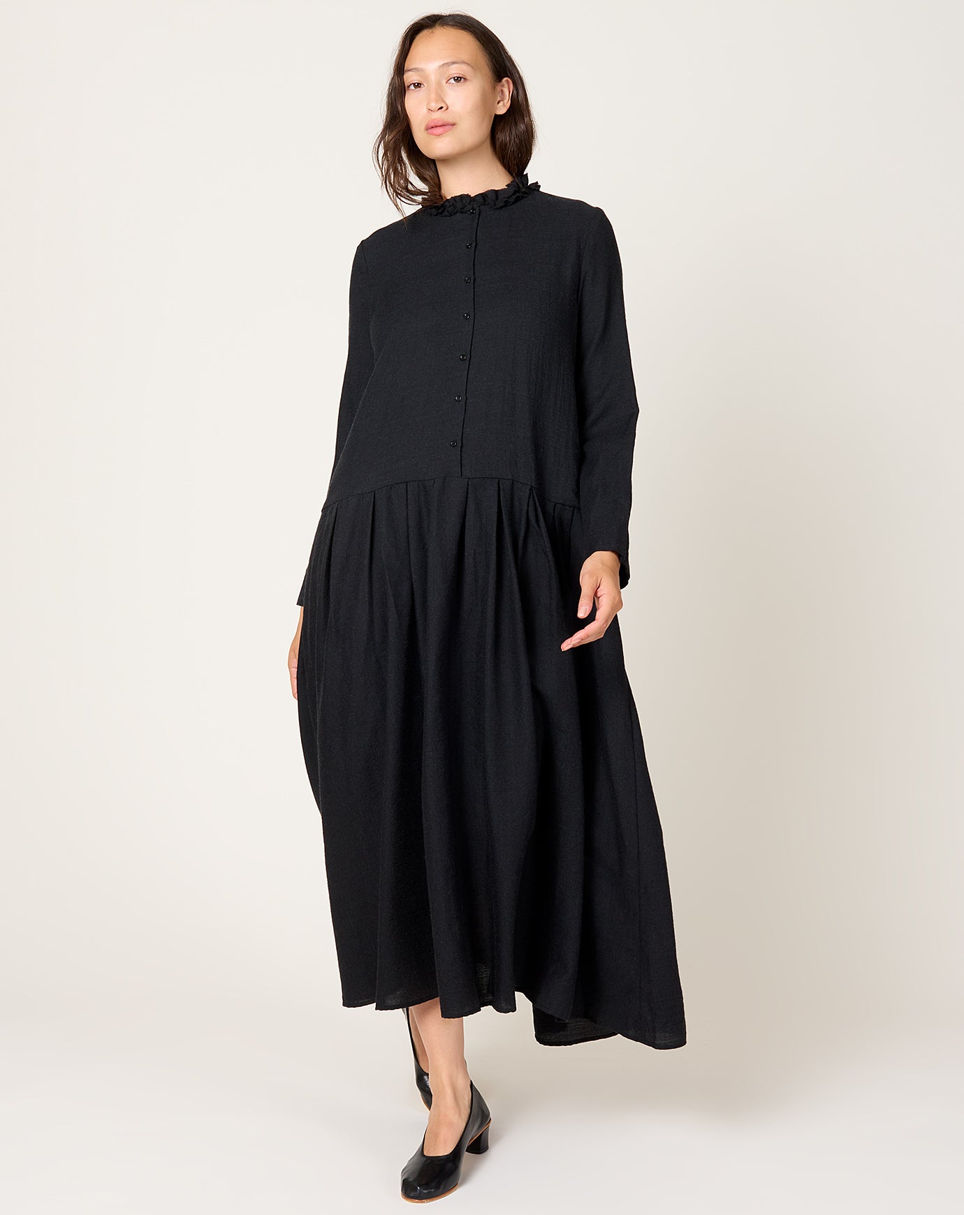 apuntob Light Wool Shirtdress in Nero