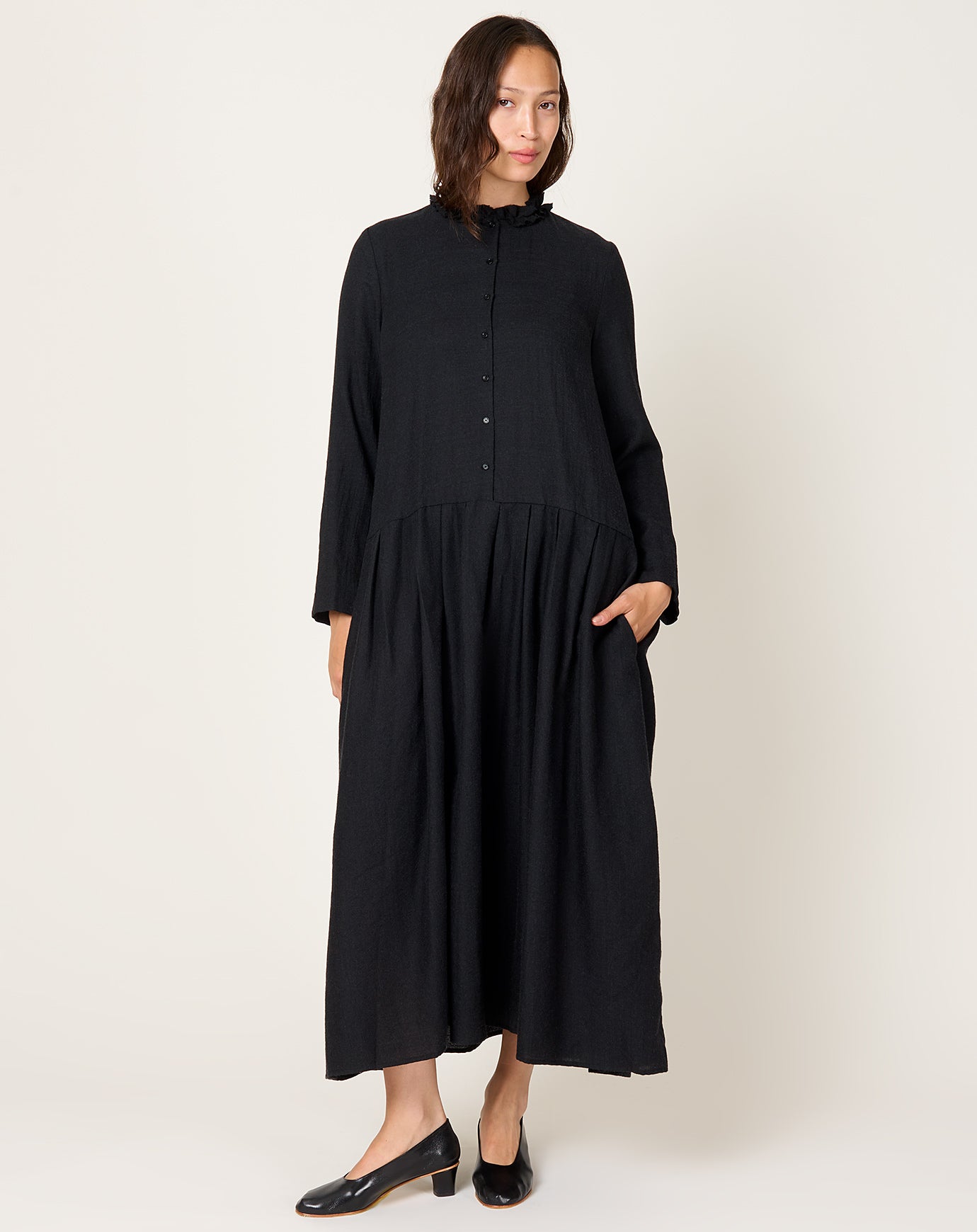 apuntob Light Wool Shirtdress in Nero