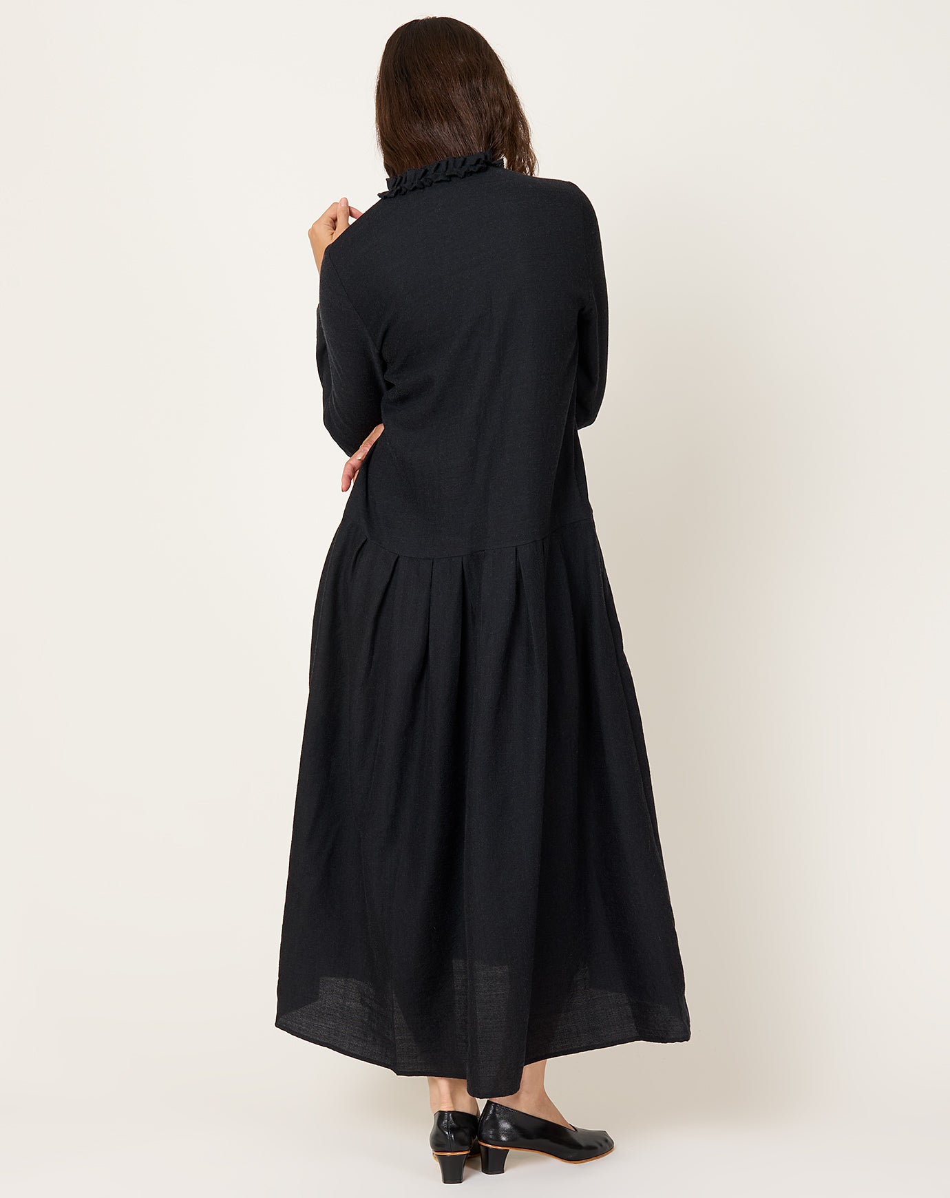 apuntob Light Wool Shirtdress in Nero