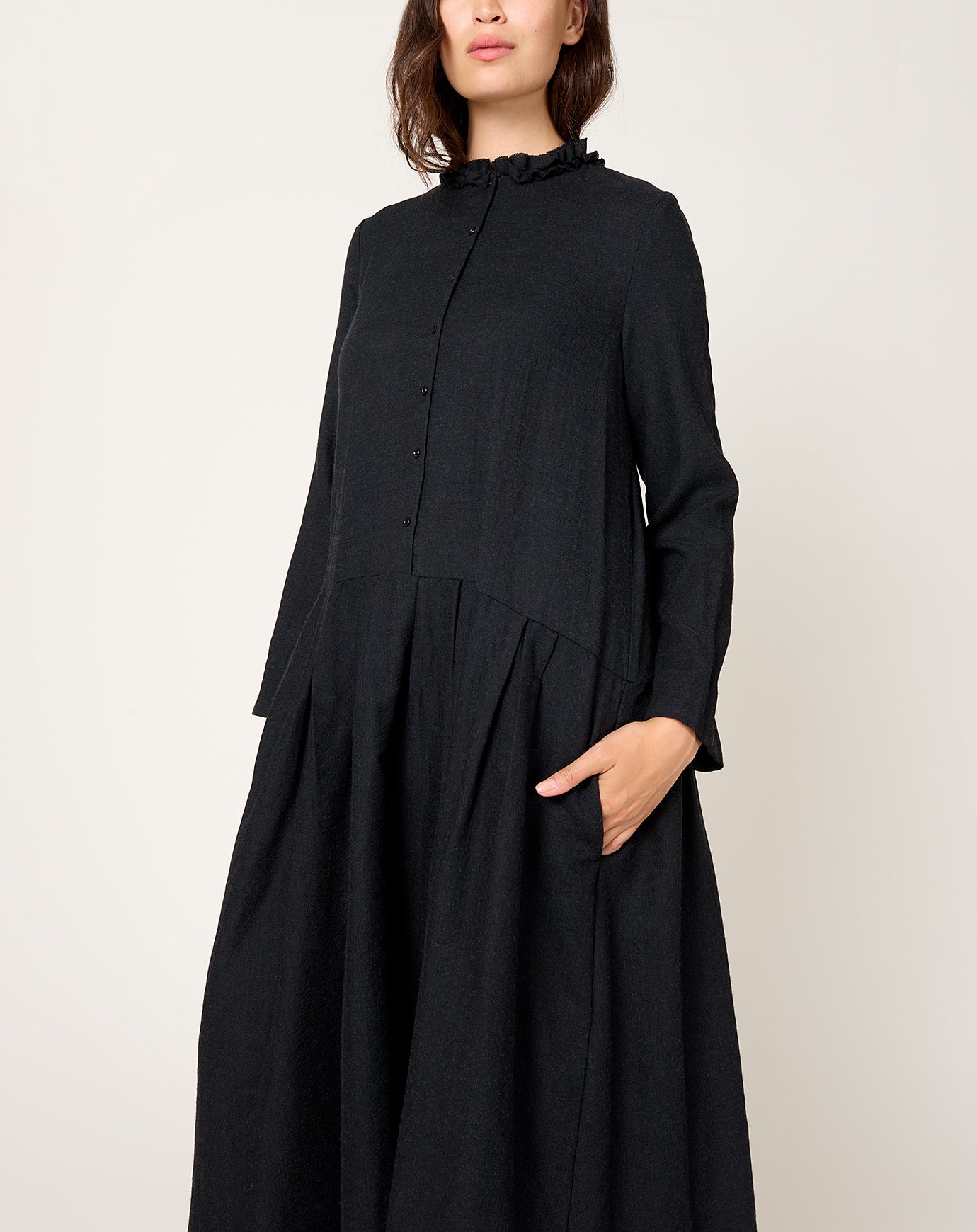 apuntob Light Wool Shirtdress in Nero