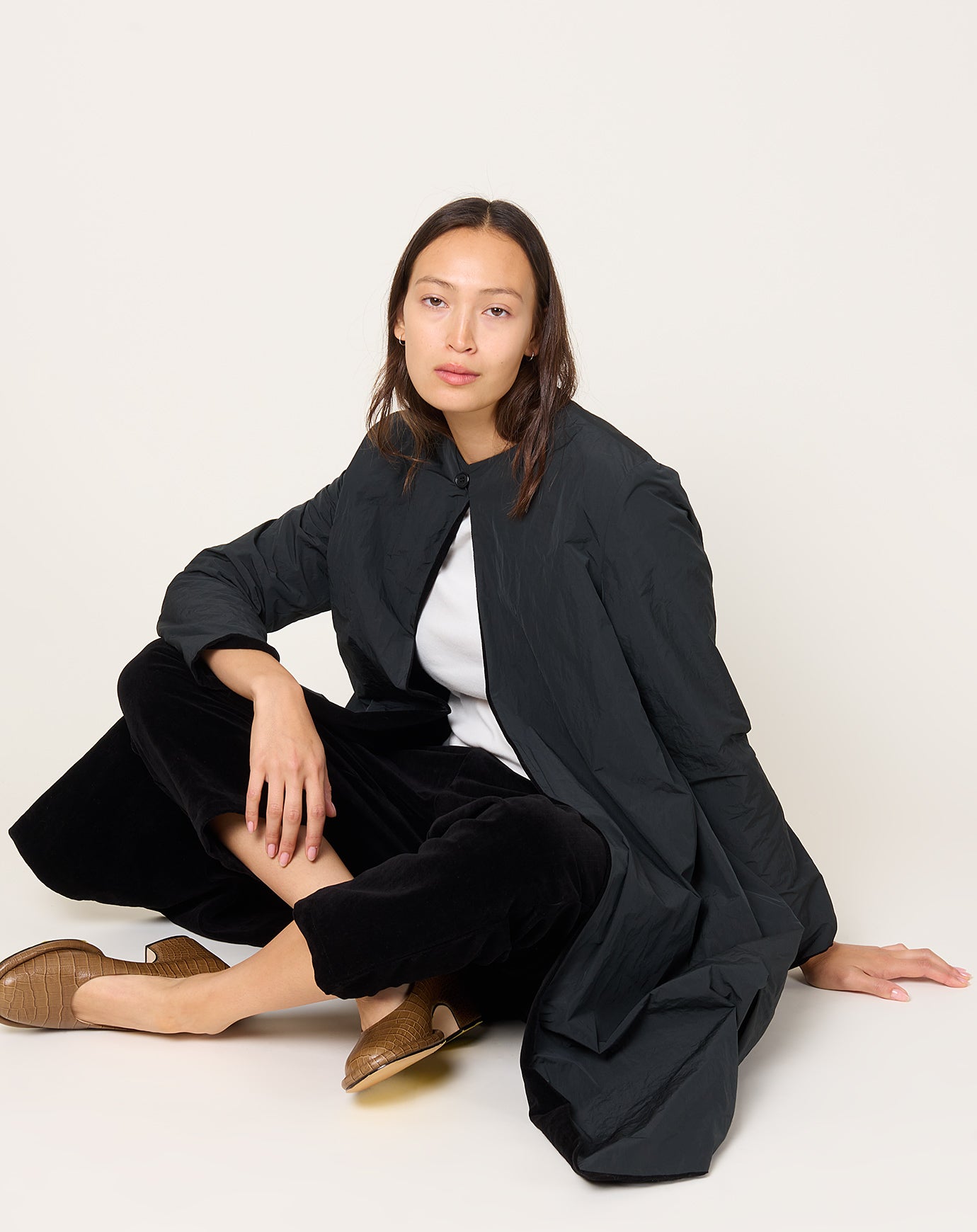 apuntob Reversible Velvet Coat in Black