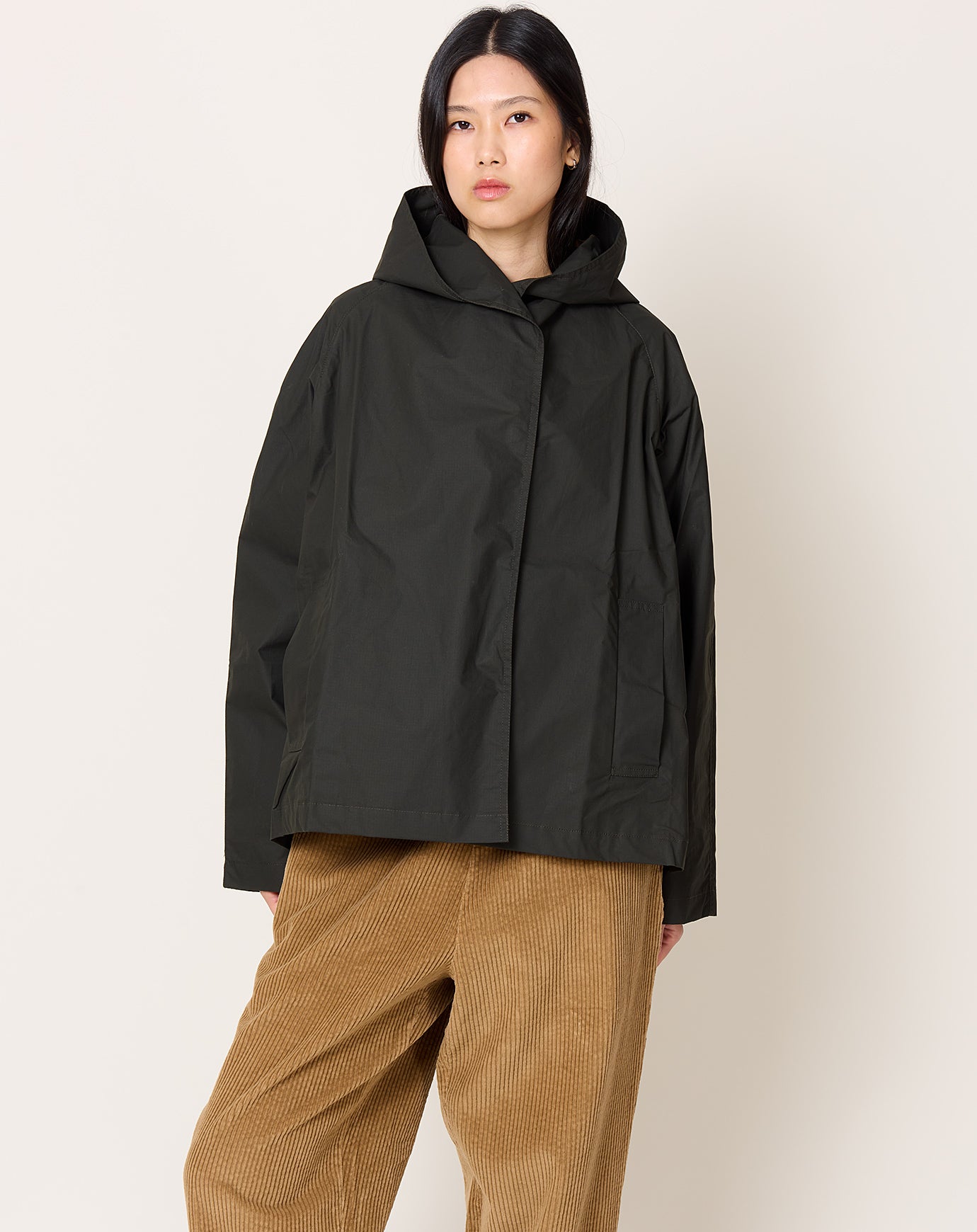 Baserange Cave Windbreaker in Green Brown