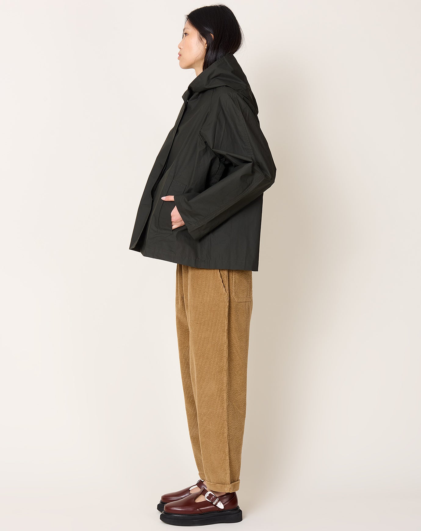 Baserange Cave Windbreaker in Green Brown