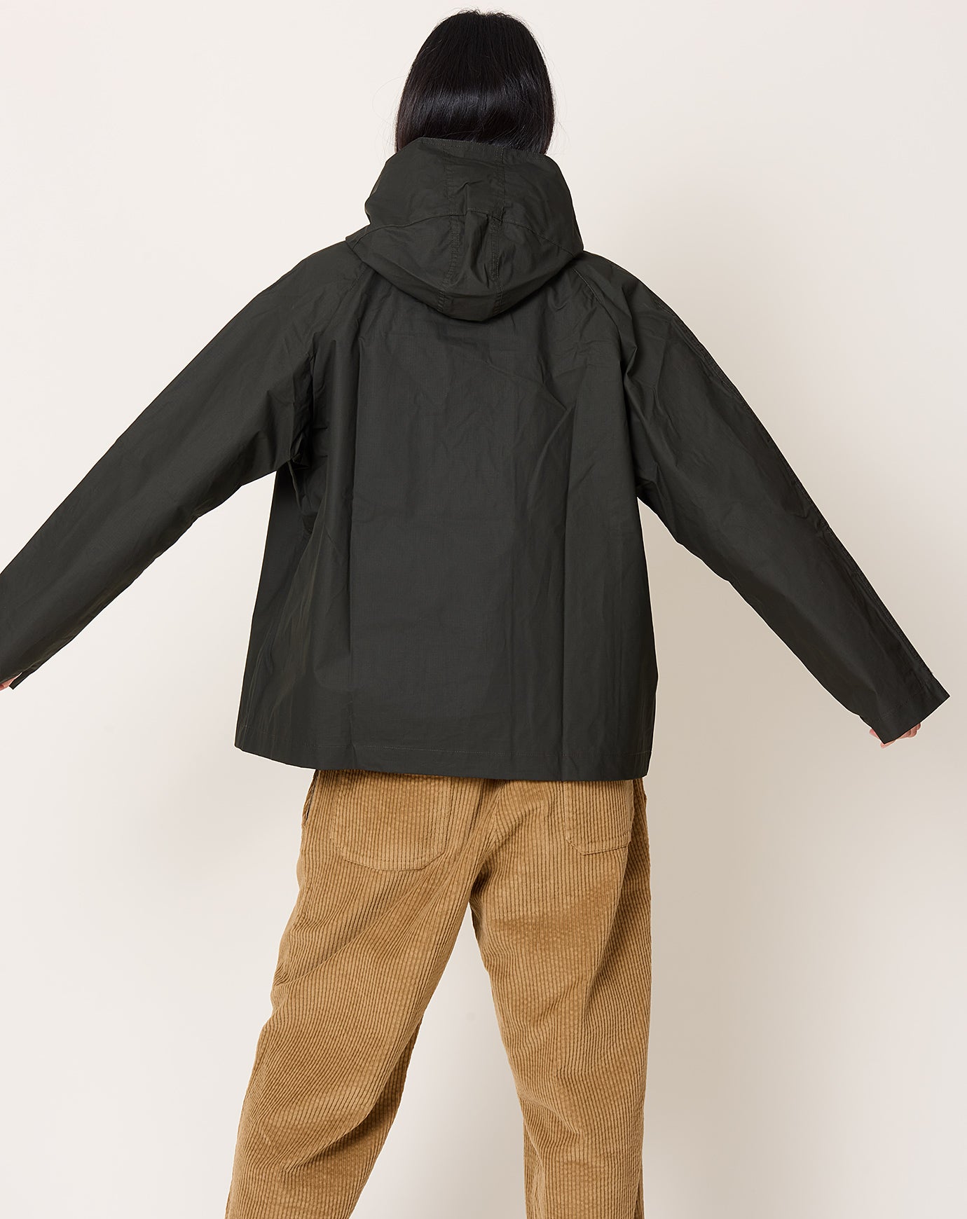 Baserange Cave Windbreaker in Green Brown