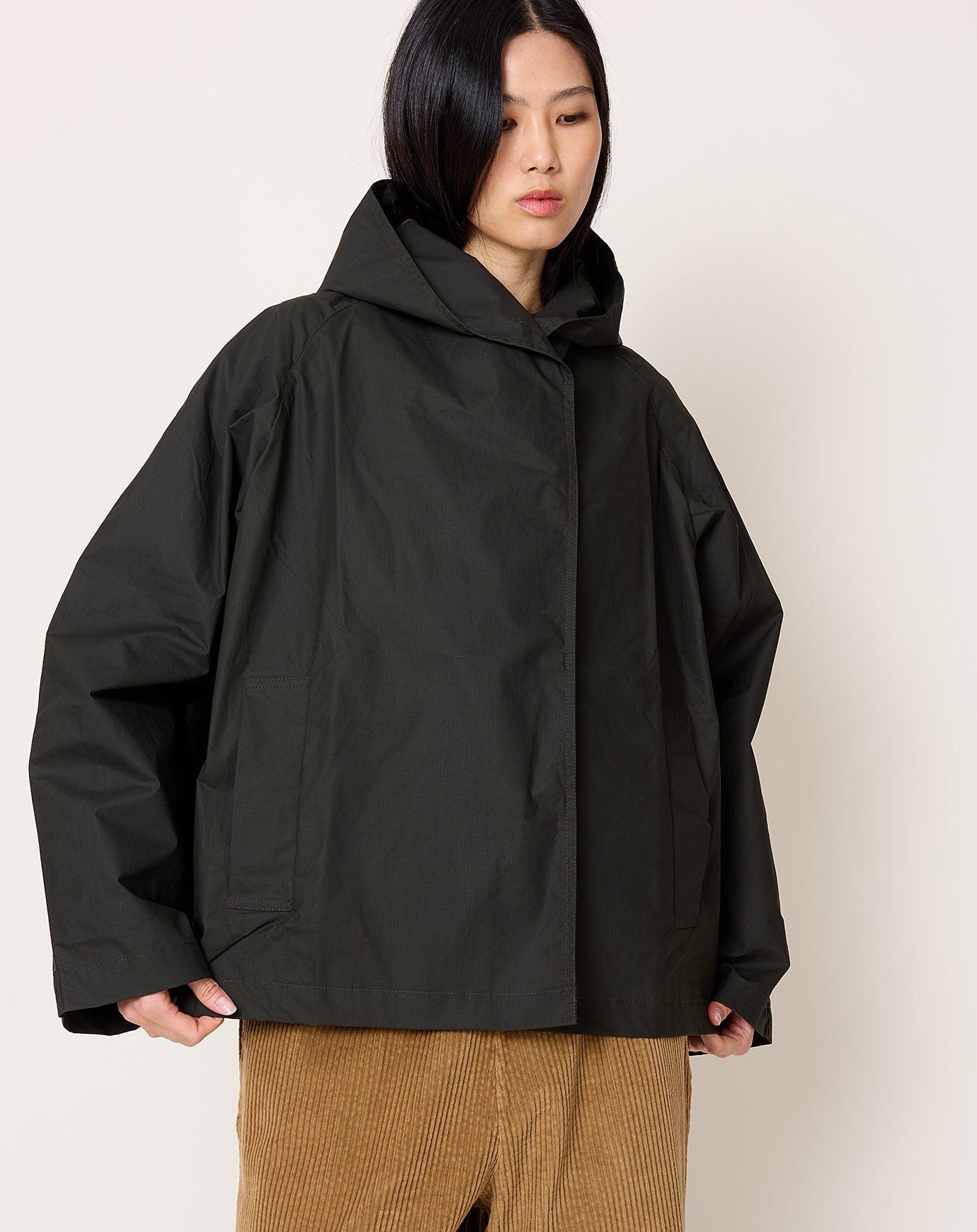 Baserange Cave Windbreaker in Green Brown