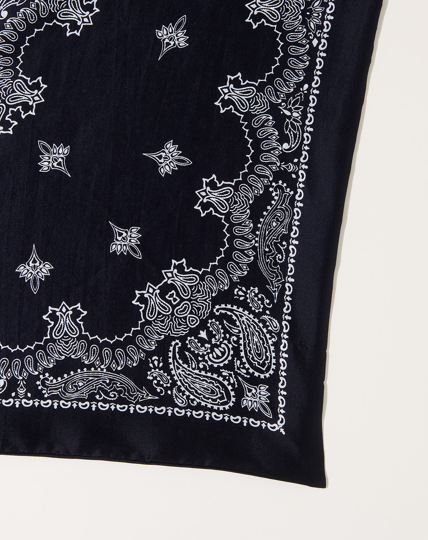 Destin Sens Silk Bandana in Black