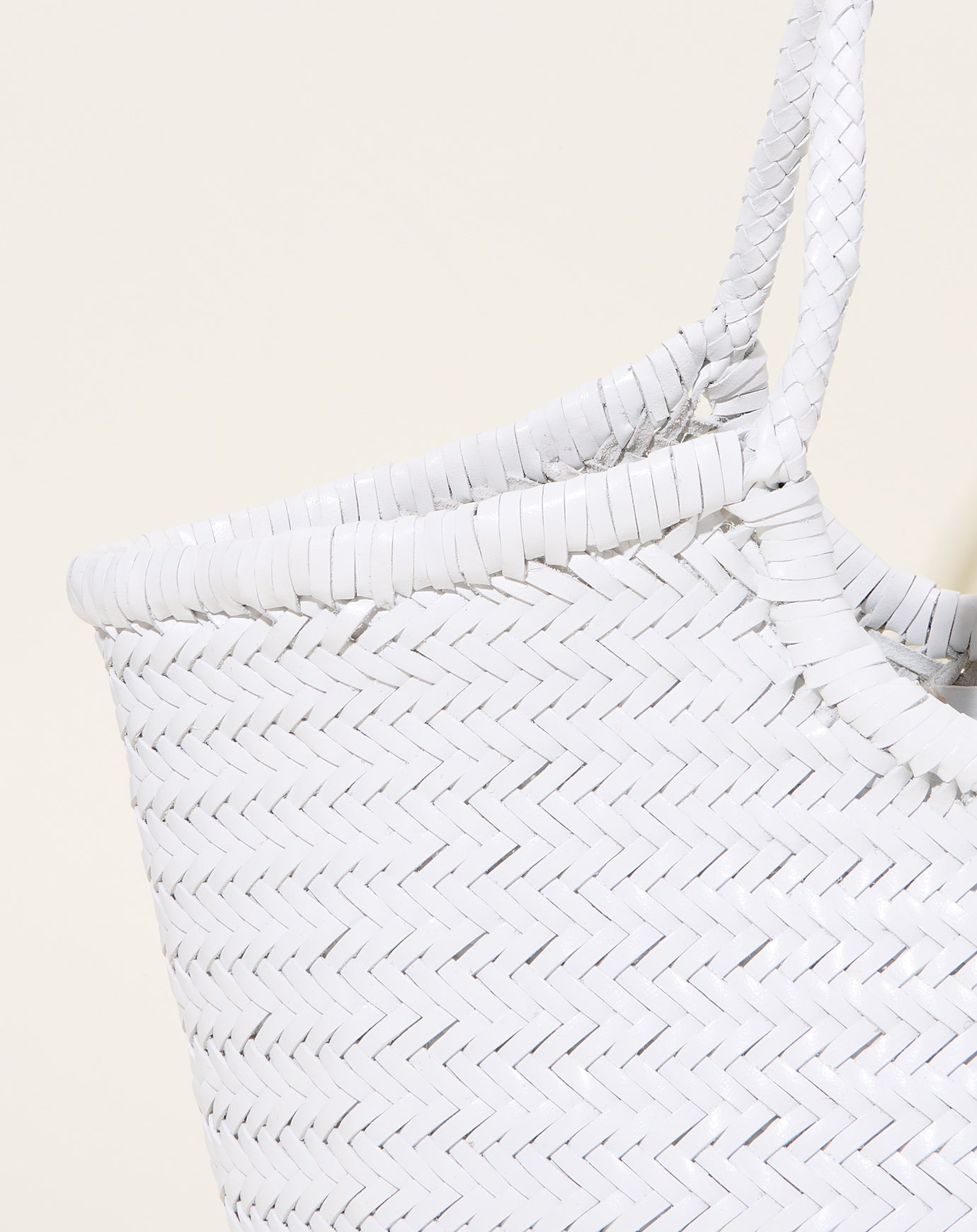 Dragon Diffusion Nantucket Basket in White