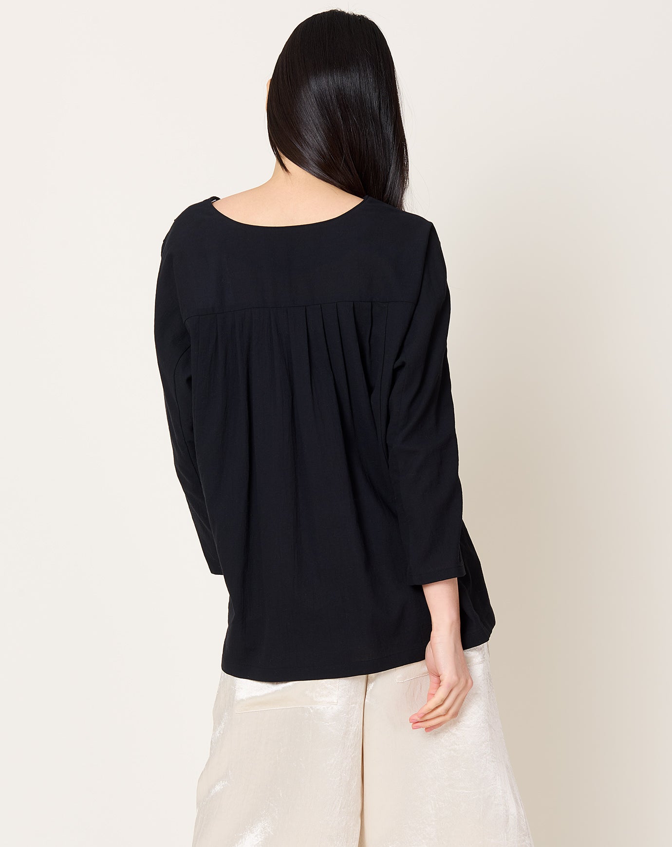 evam eva Cotton Tuck Pullover in Sumi