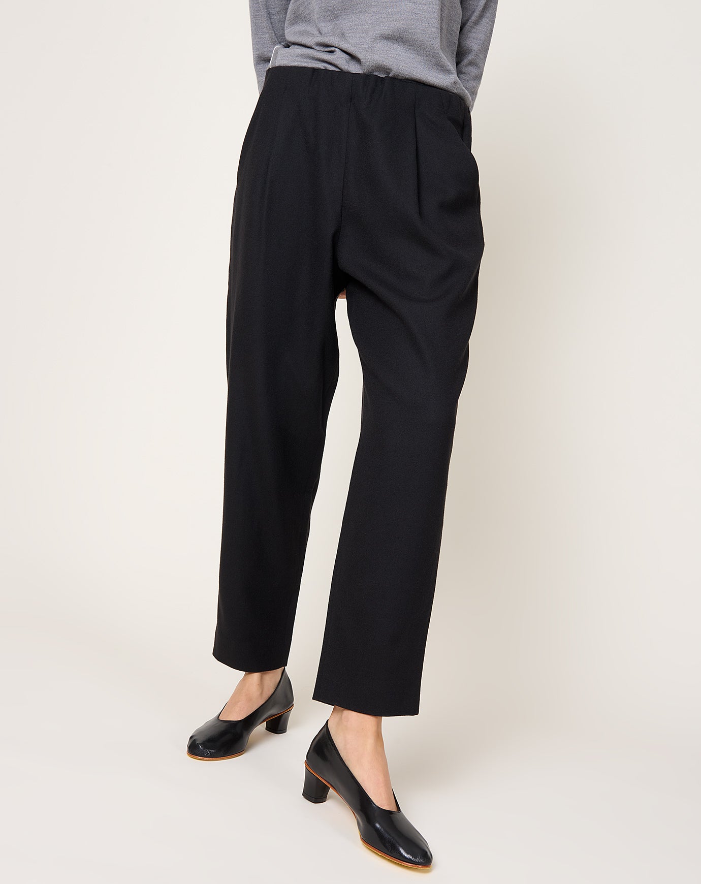 evam eva Wool Tuck Pants in Sumi