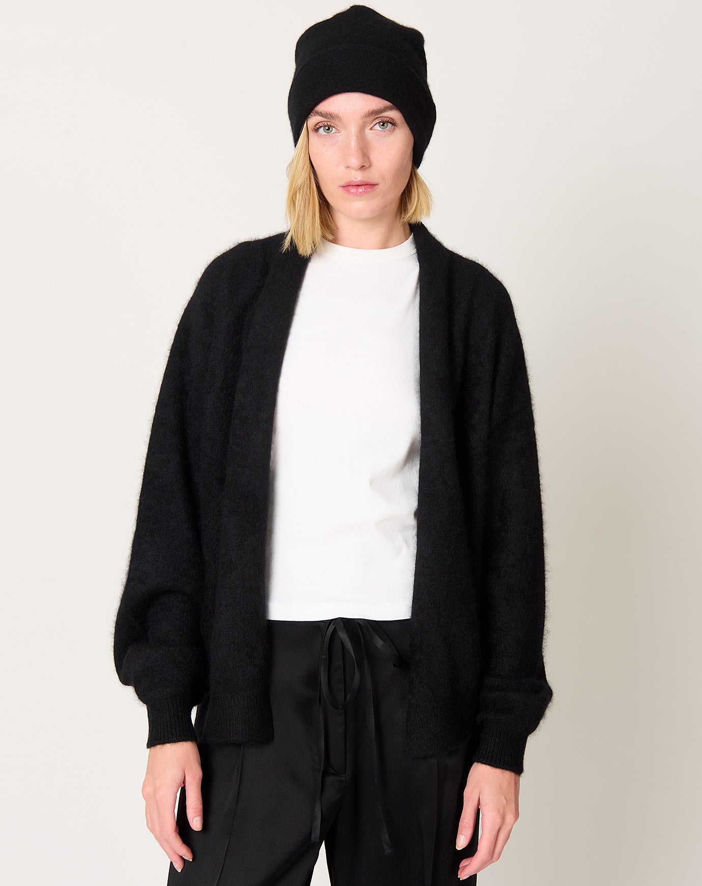 Cropped Beanie in Black