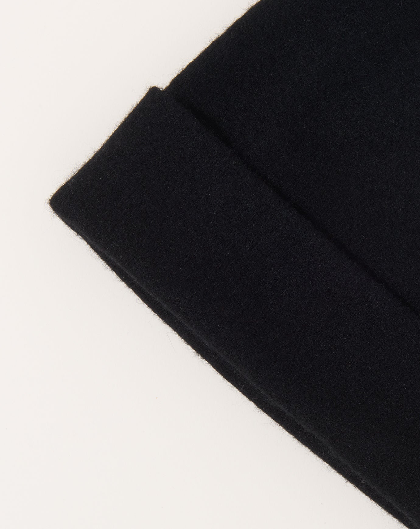 Frenckenberger Cropped Beanie in Black