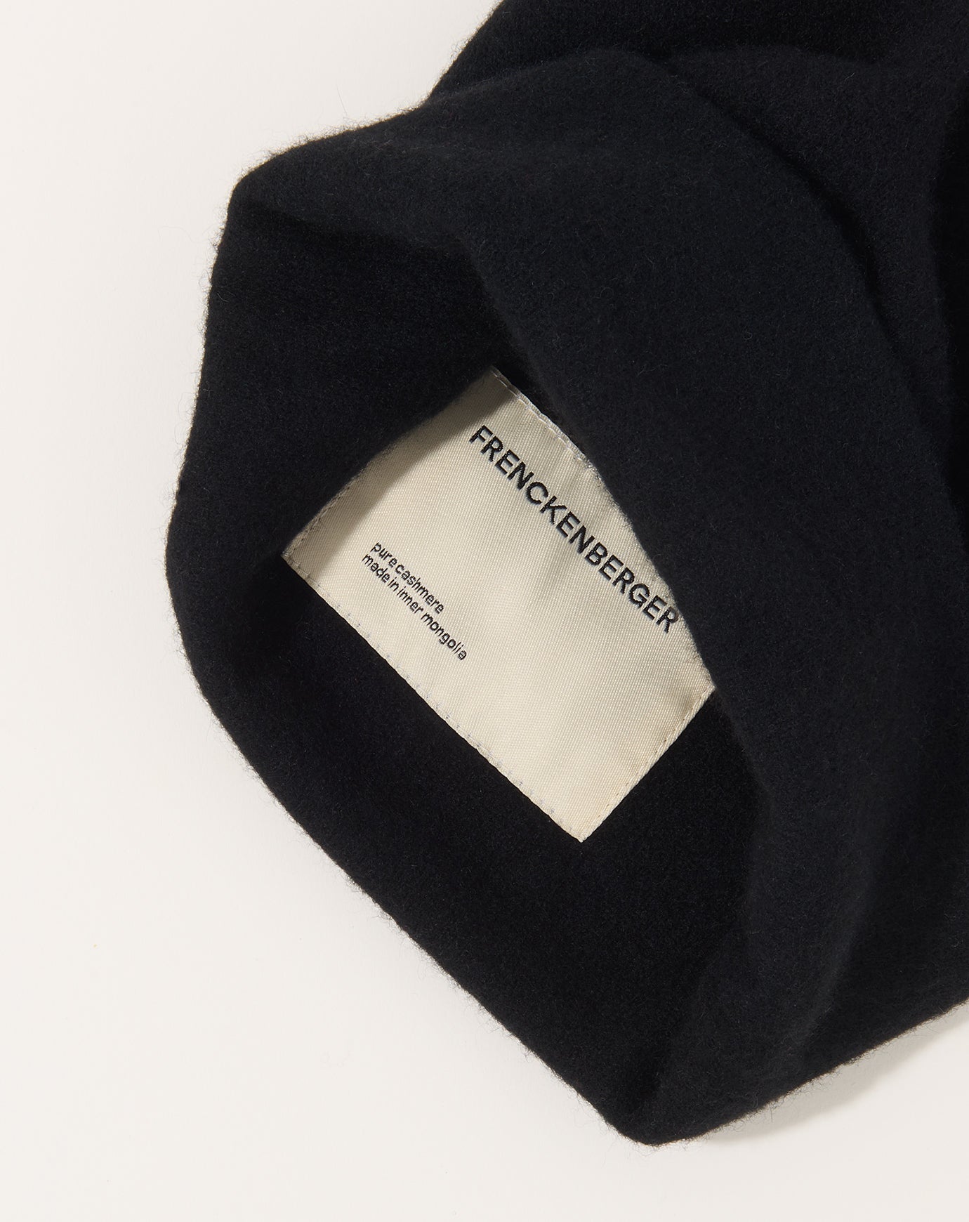 Frenckenberger Cropped Beanie in Black