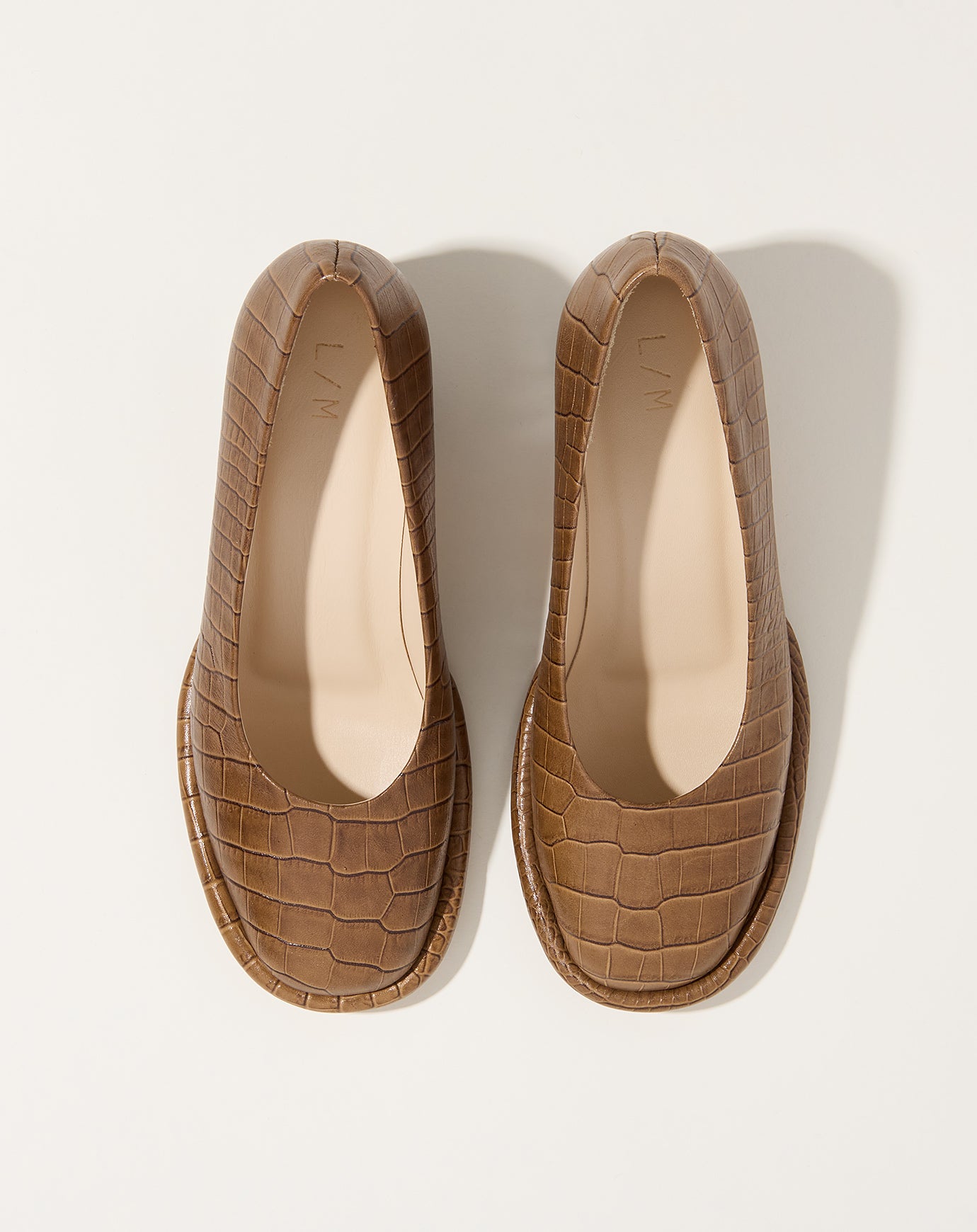 Lauren Manoogian Embossed Arch Pump in Tobacco