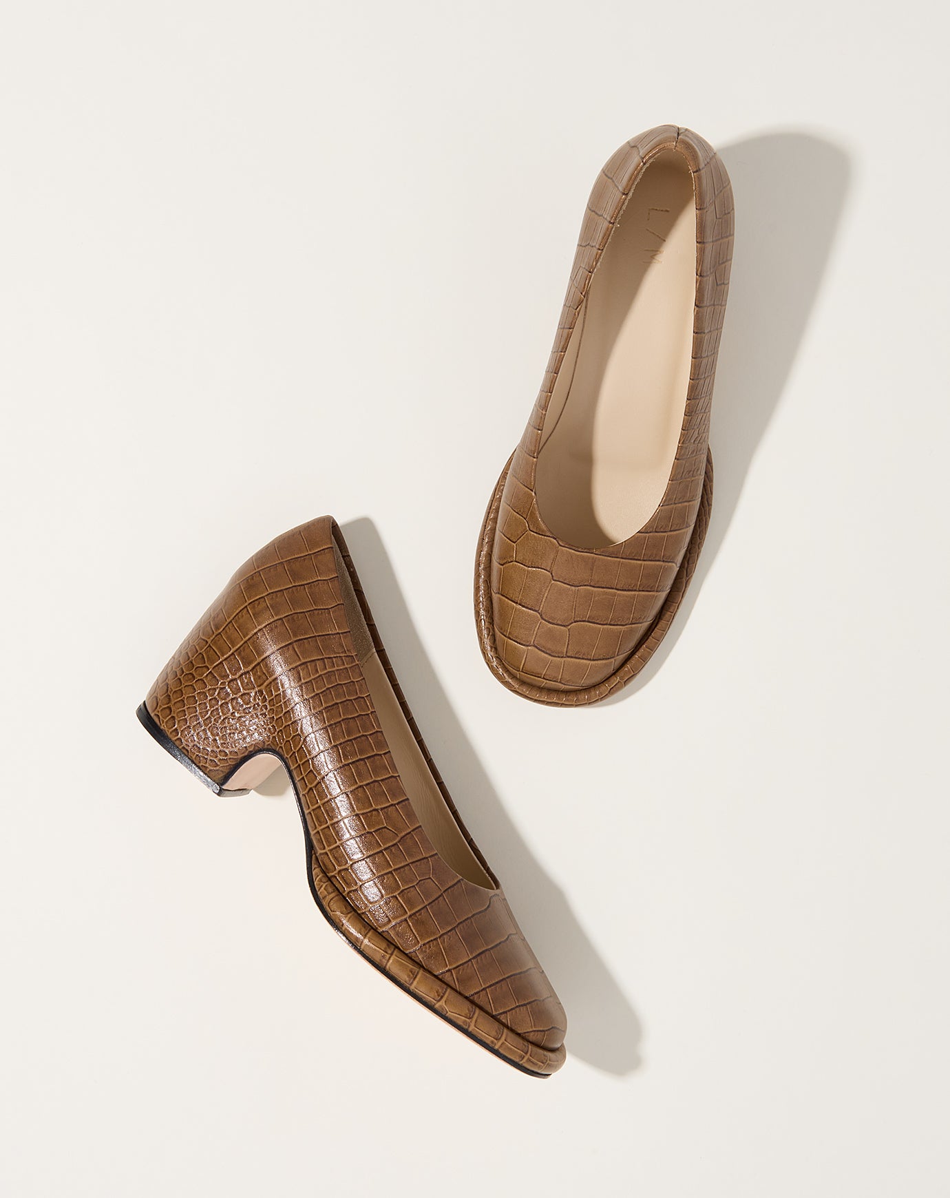 Lauren Manoogian Embossed Arch Pump in Tobacco