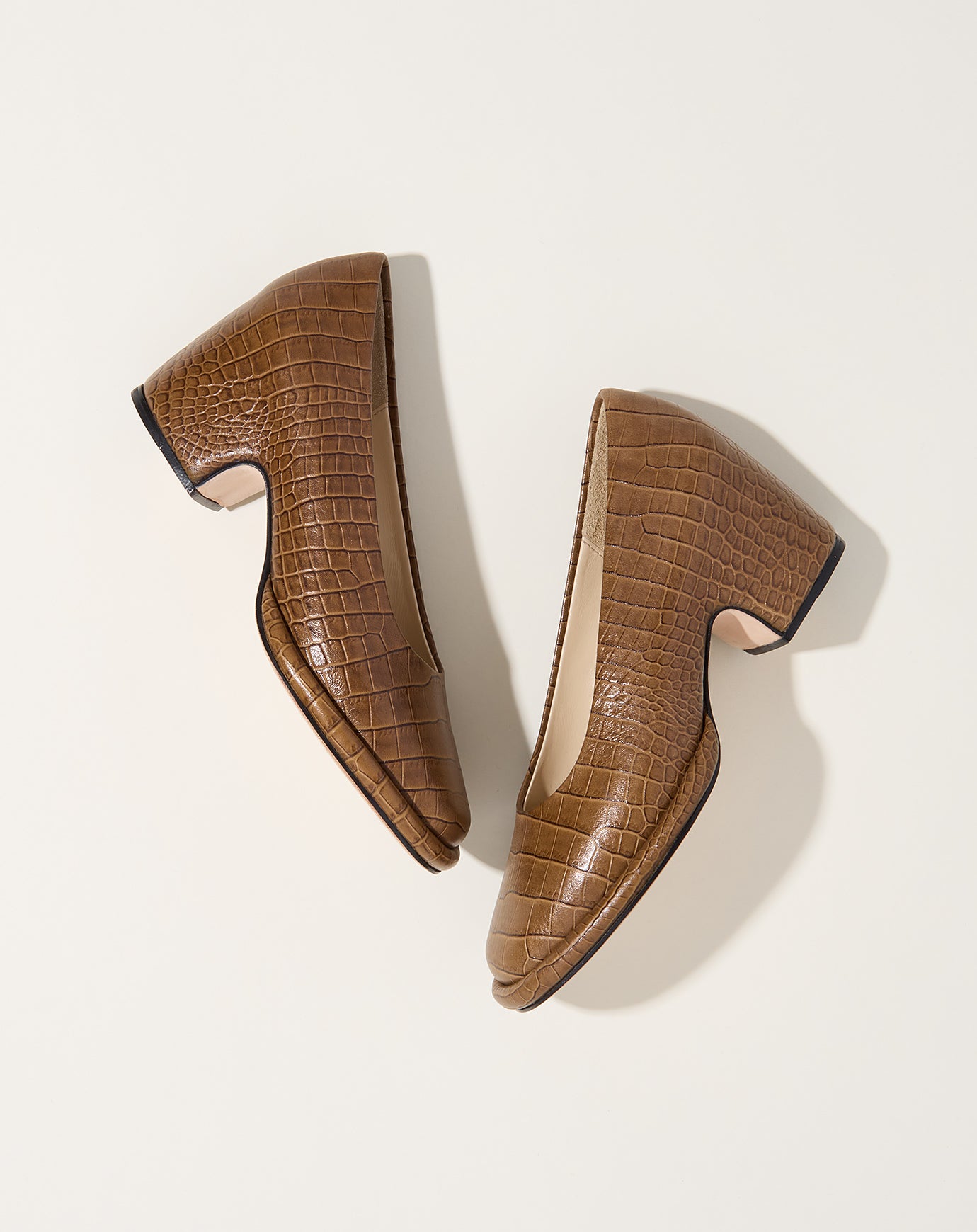 Lauren Manoogian Embossed Arch Pump in Tobacco