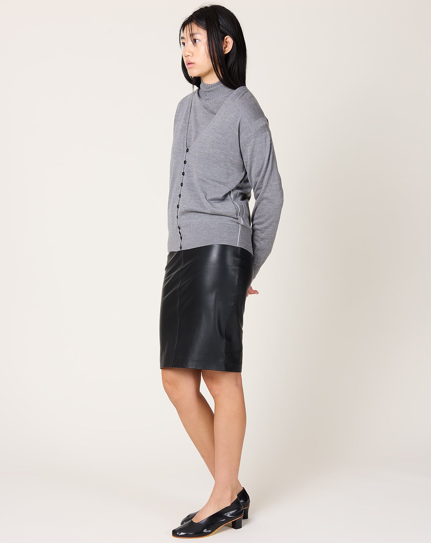 Maria McManus Button V Cardigan in Heather Grey