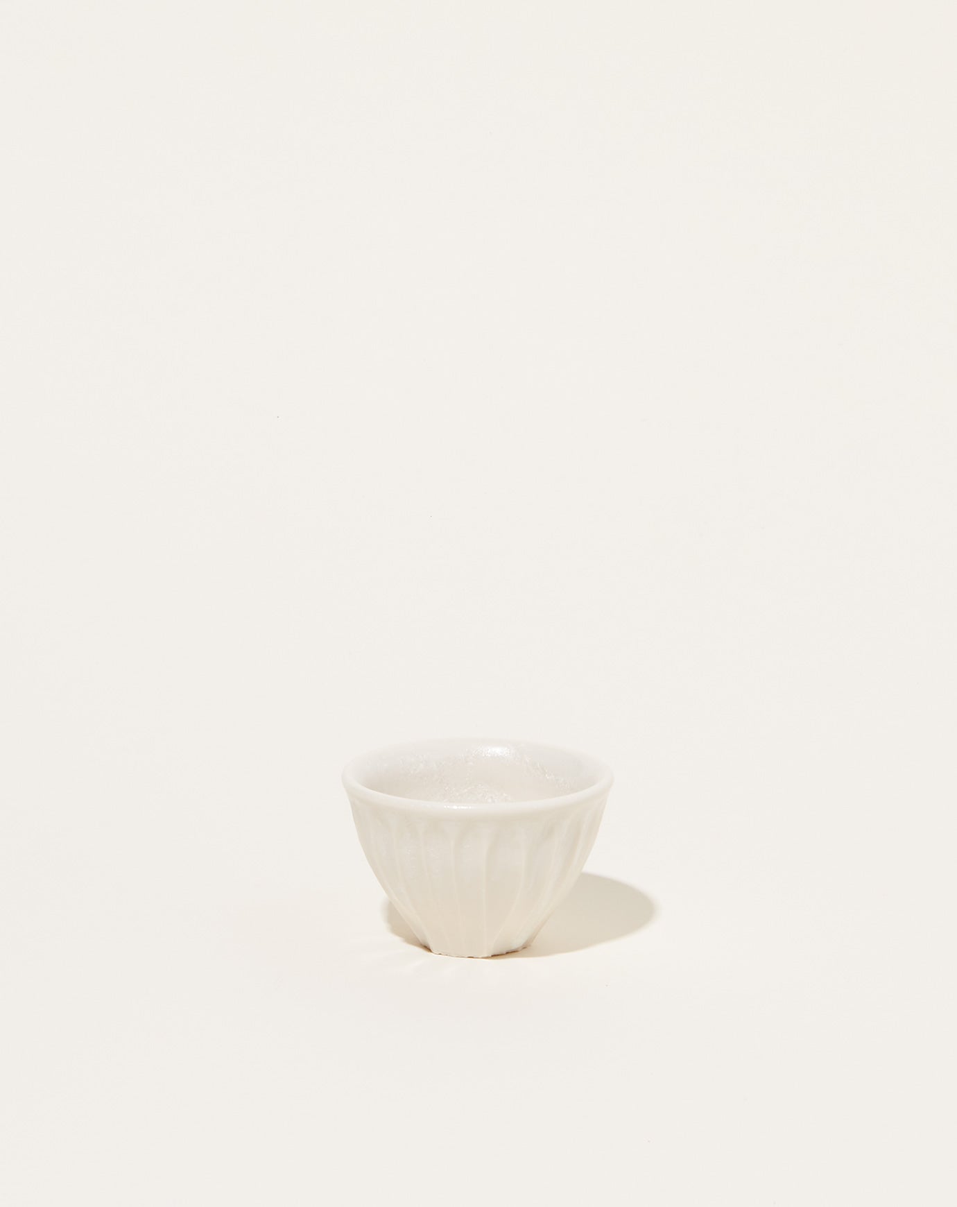 Monohanako Fluted Sake Cup in White