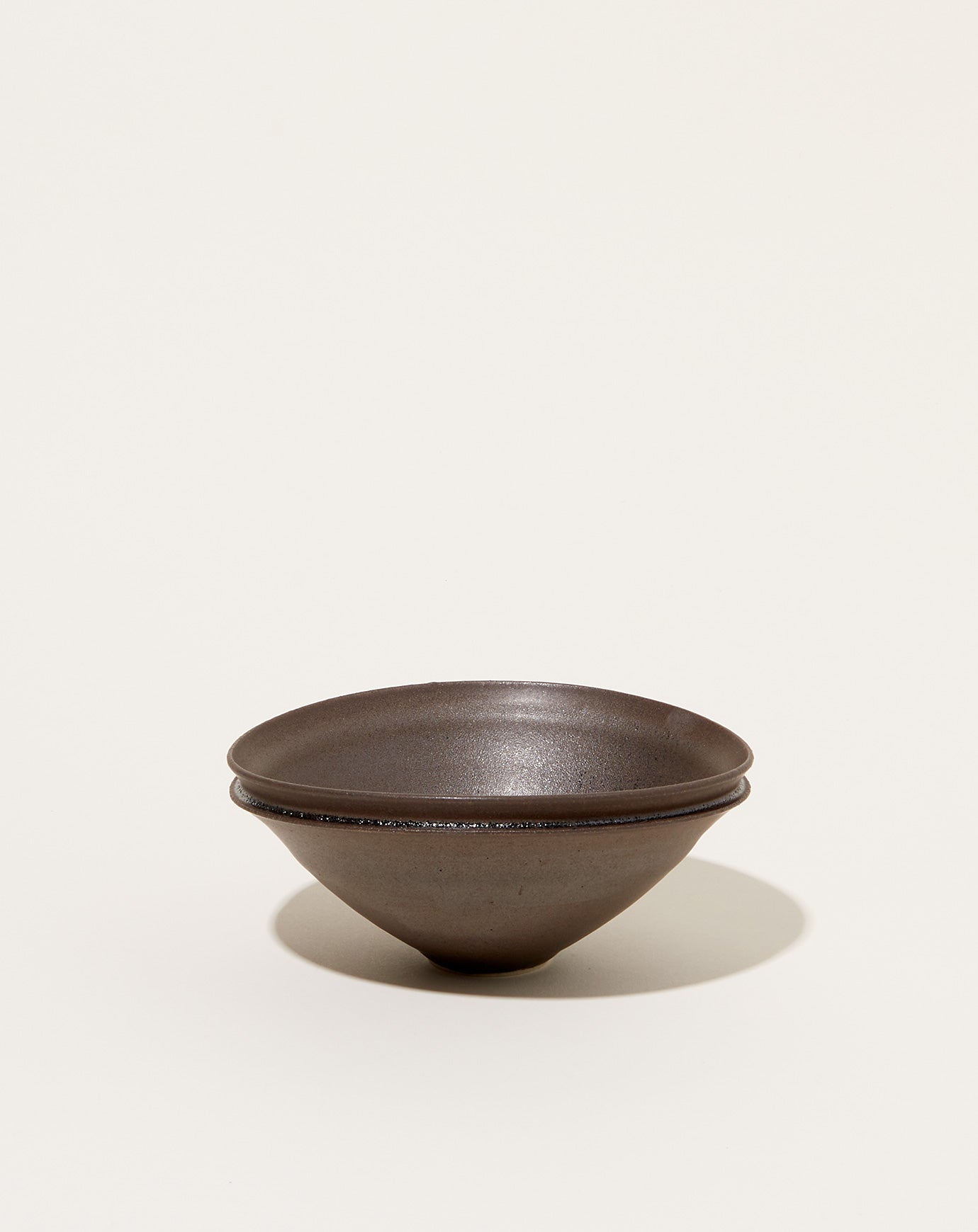 Monohanako Medium Double Lip Bowl in Chocolate