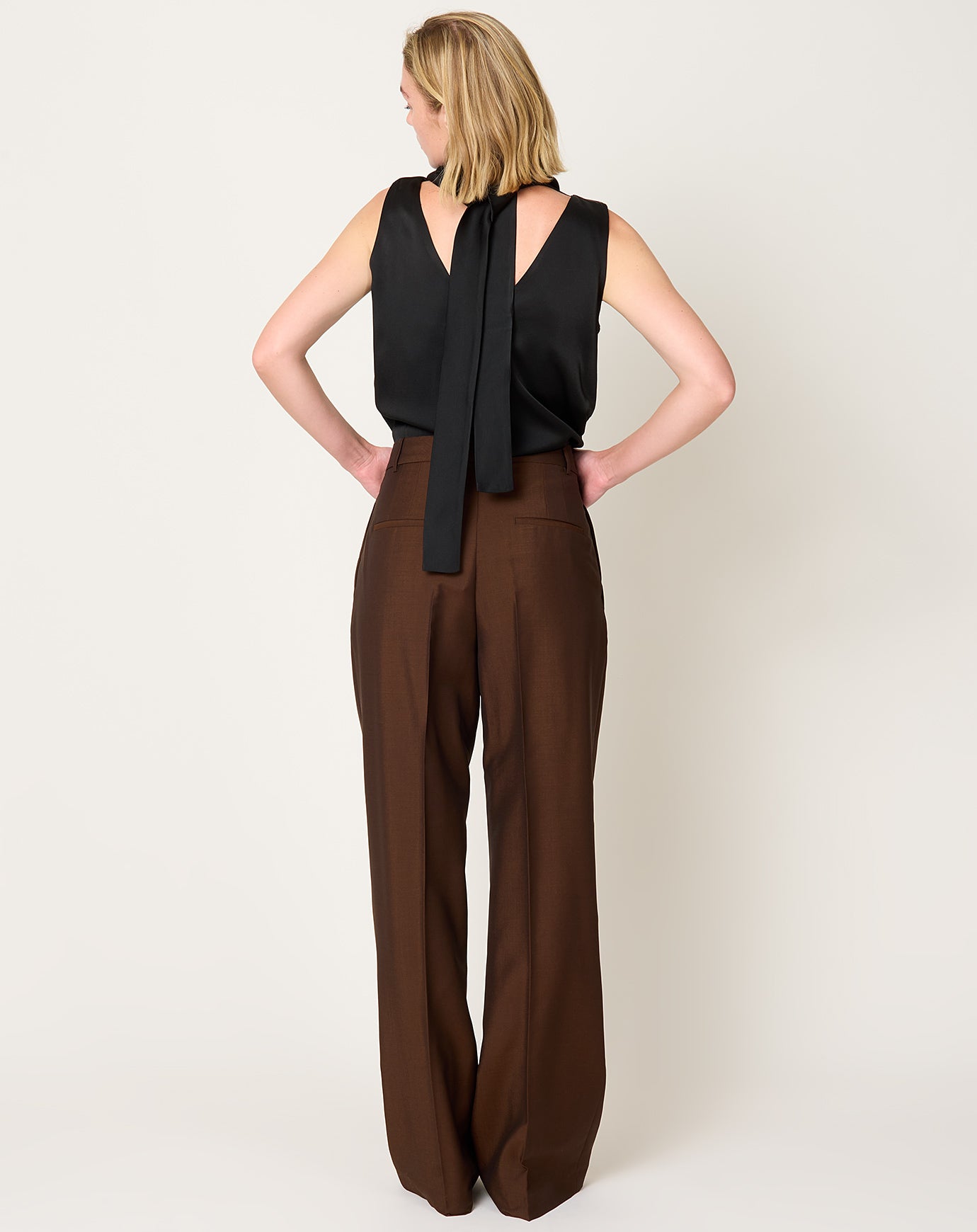 Róhe Mid-waisted Tailored Trousers in Mahogany