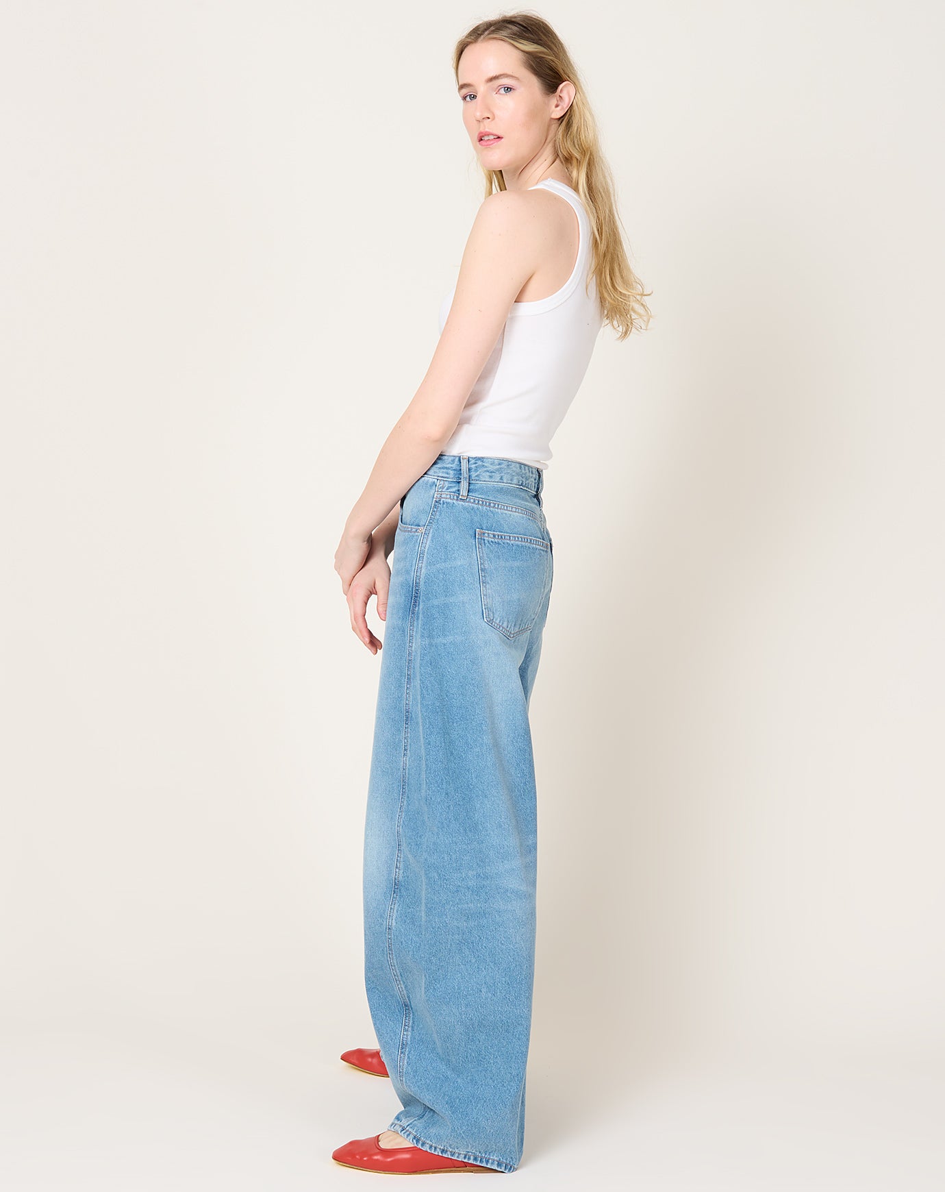 St. Agni Mid Rise Balloon Jeans in 90s Blue
