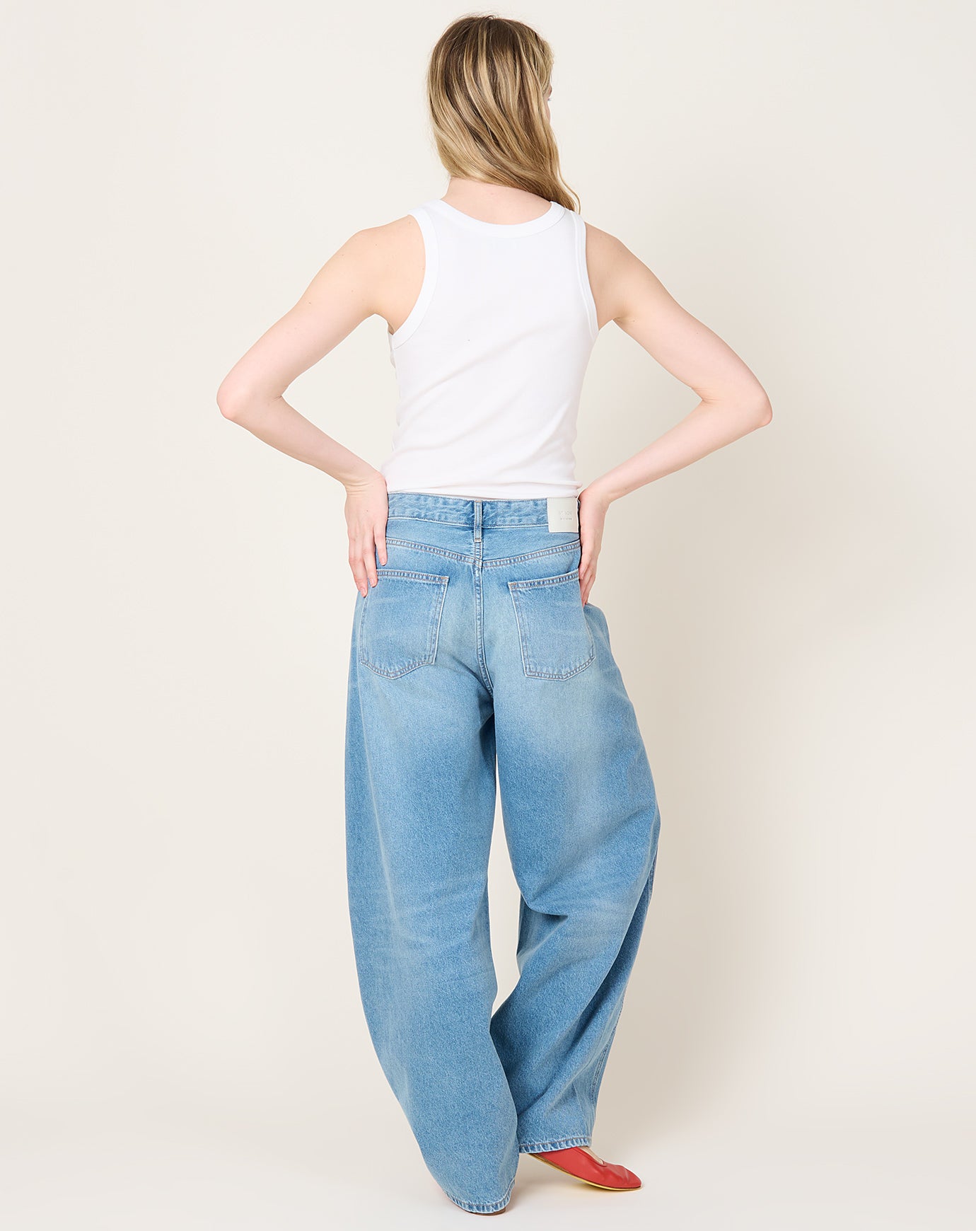 St. Agni Mid Rise Balloon Jeans in 90s Blue