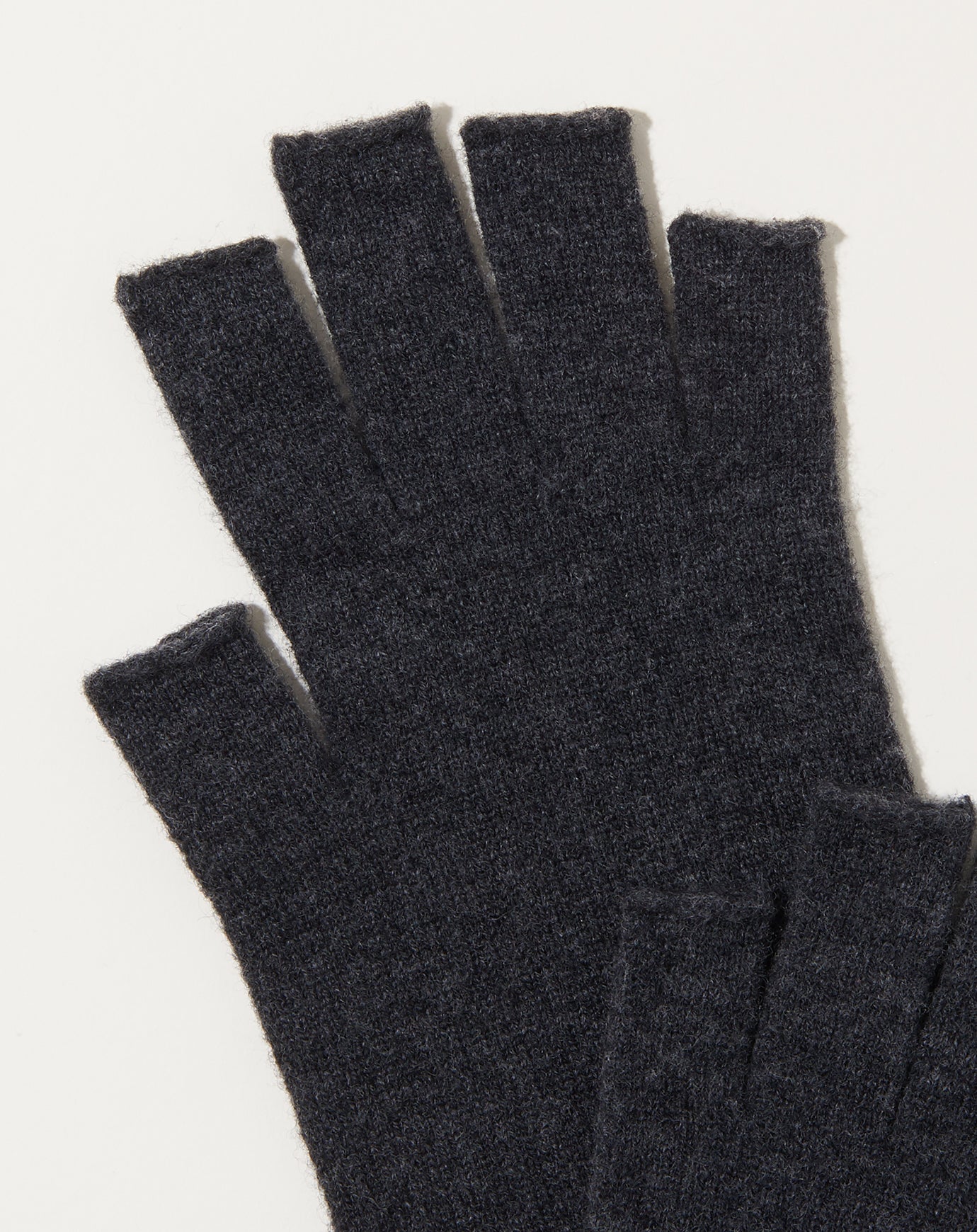Nishiguchi Kutsushita Wool Arm Warmers in Charcoal