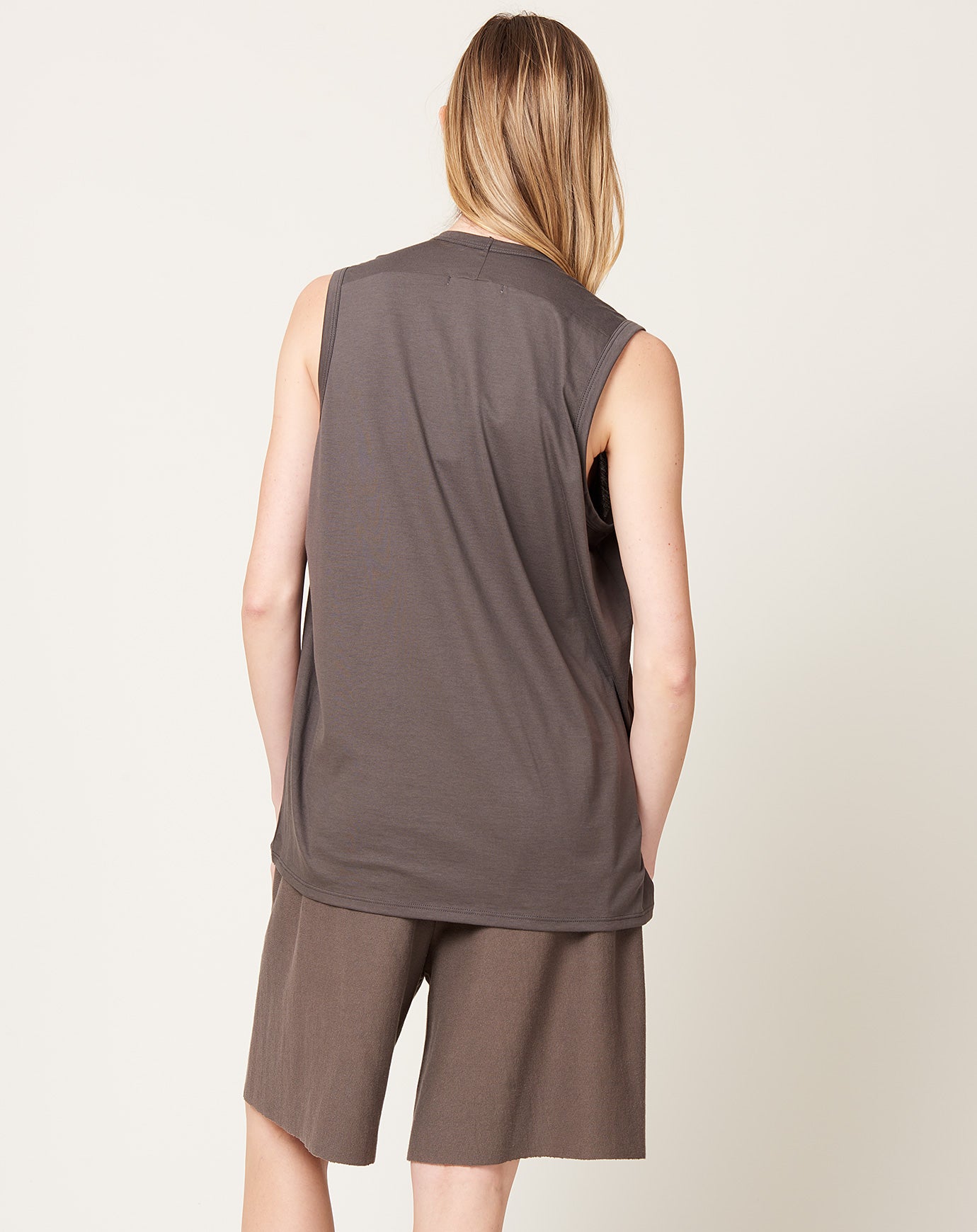 6397 Circle Neck Tank in Washed Bark