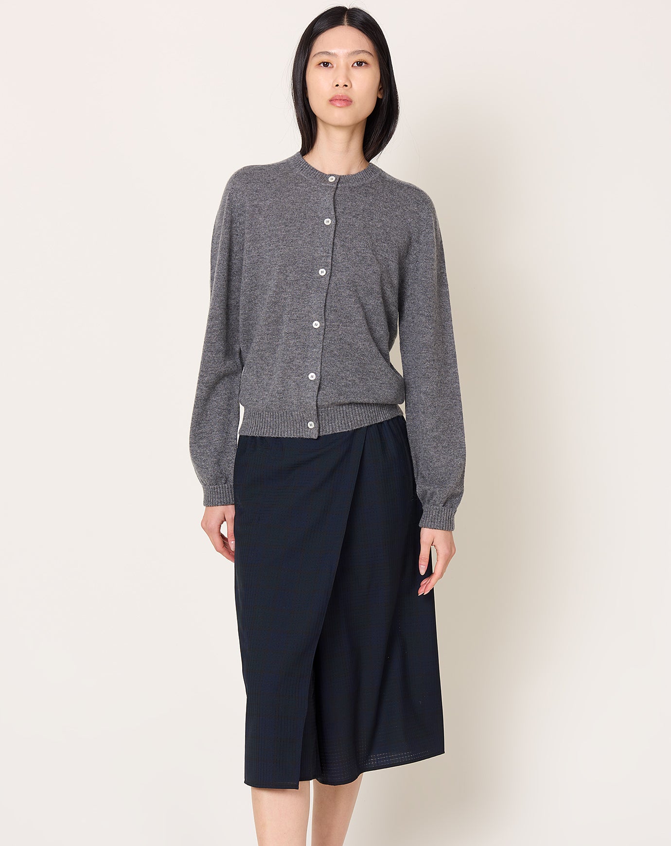 6397 Crew Cardigan in Iron