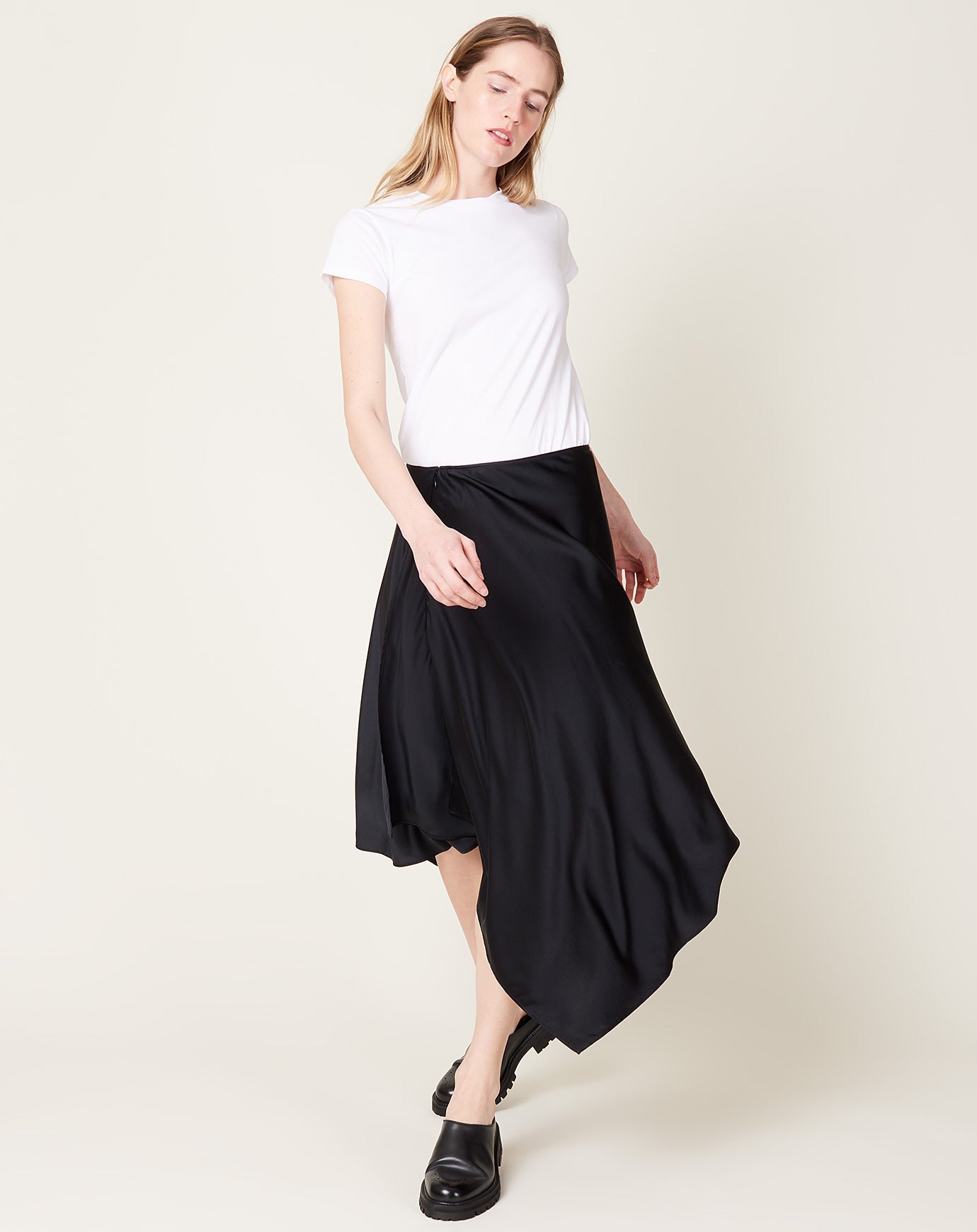 6397 Handkerchief Skirt in Black