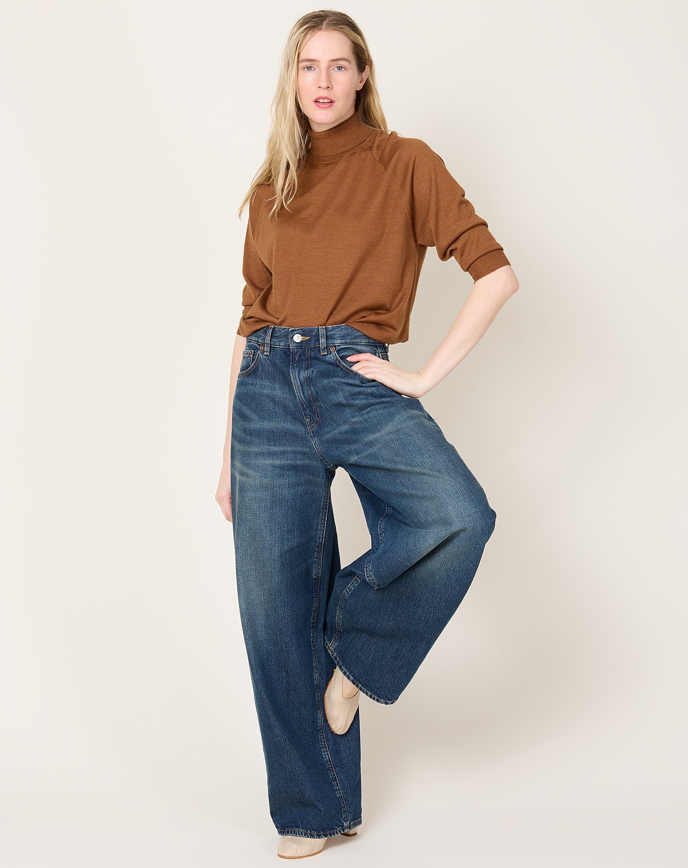 6397 Roomy Jean in Washed Indigo