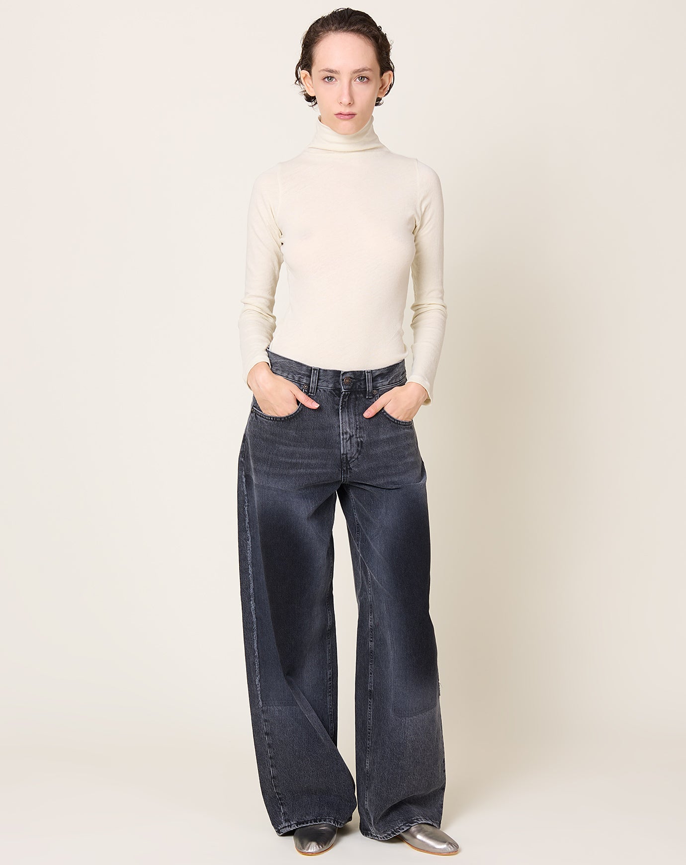 6397 Shadow Roomy in Remnant Black