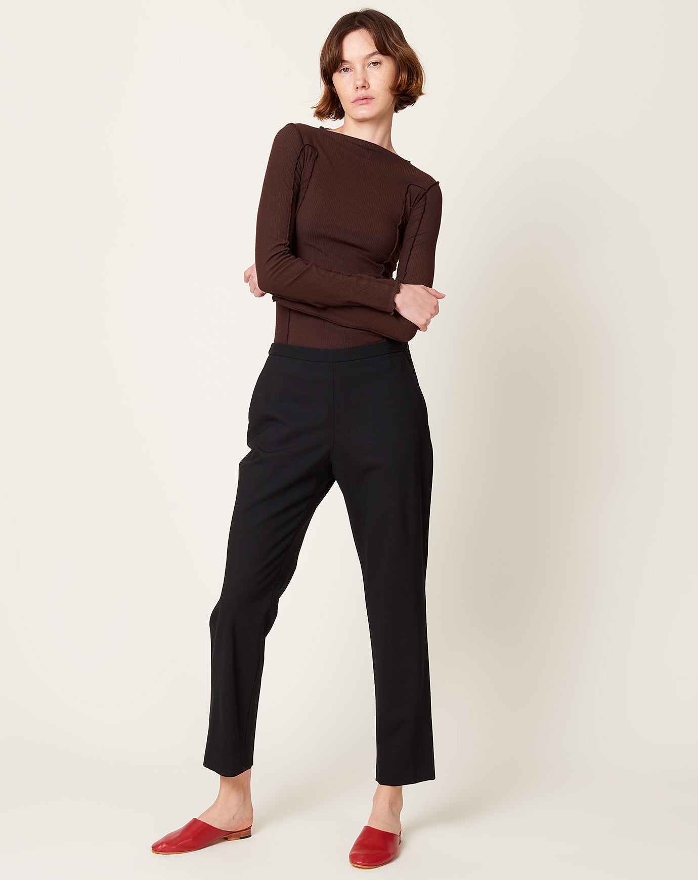 6397 Slim Pull On Pant in Black