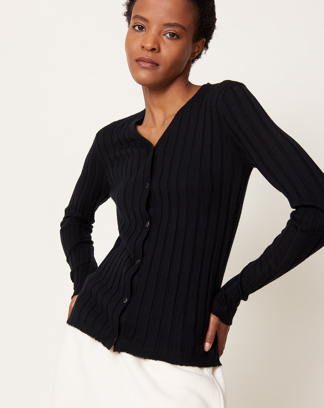 6397 Wide Rib Cardigan in Black