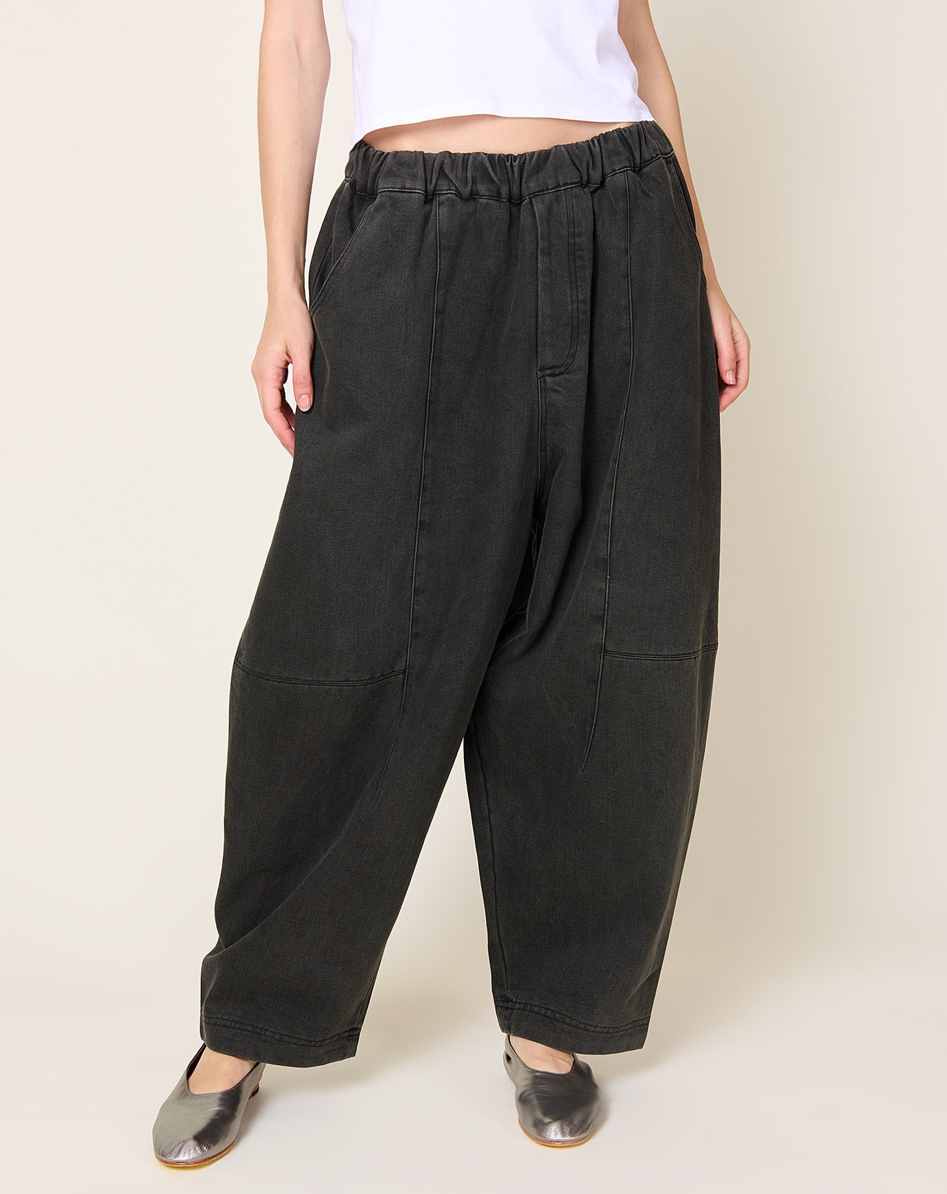 7115 by Szeki Elastic Panel Barrel Trouser in Washed Black