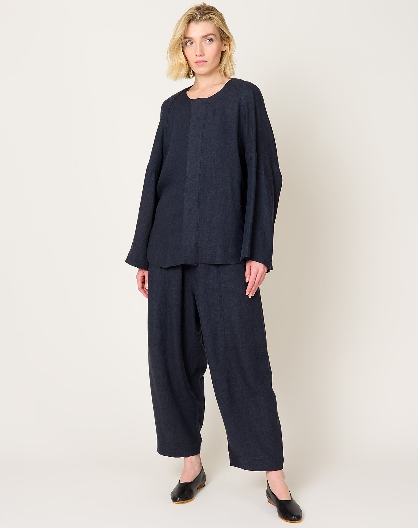 7115 by Szeki Lantern Shirt Jacket in Navy Black