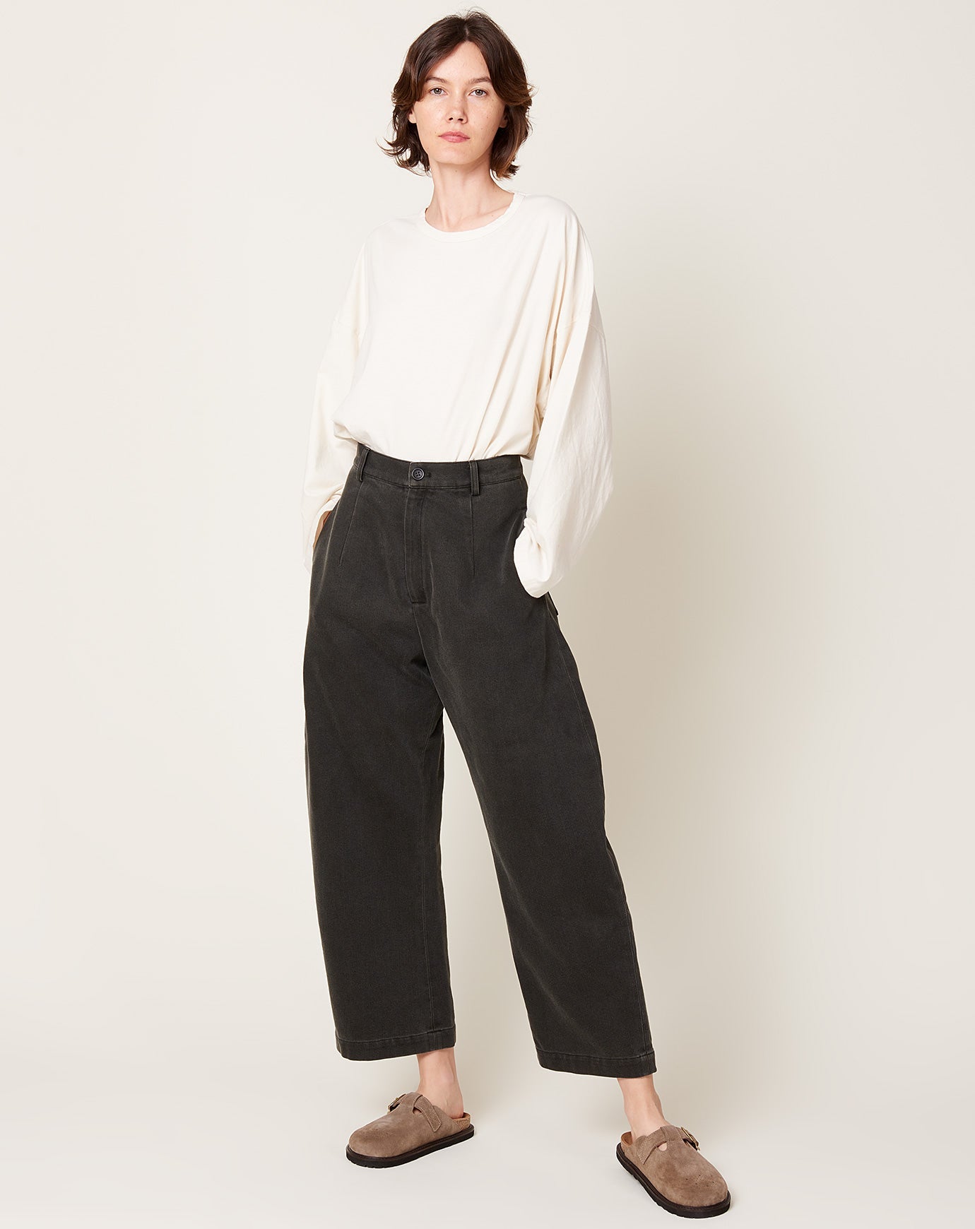 7115 by Szeki Sand-Washed Tailored Curve Legged Trouser in Washed Black